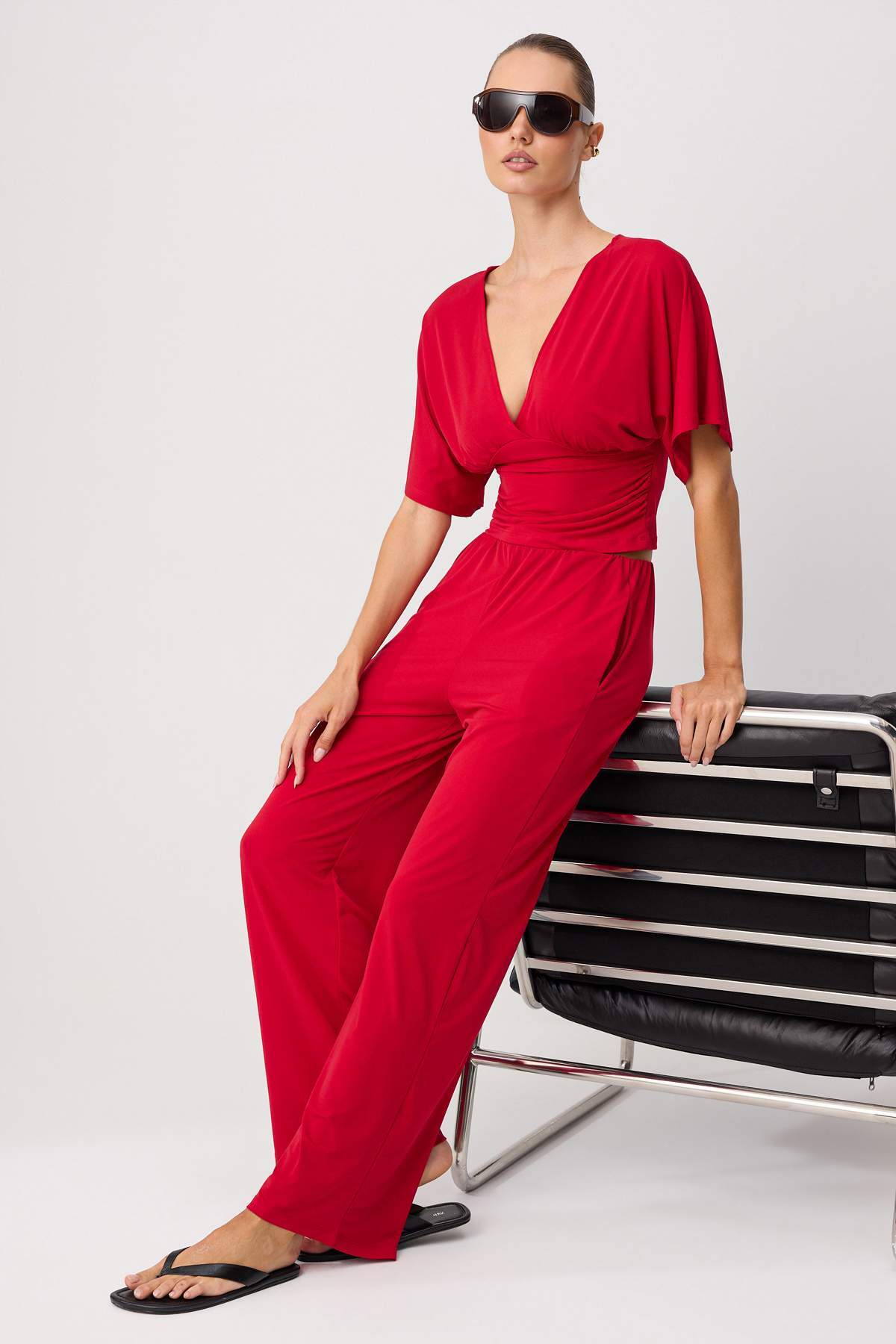 Trendyolmilla Kırmızı Düz Fitted Yarasa Kol Kısa Geniş Paça Krep Örme Alt - Üst Takım TWOSS26AU00281