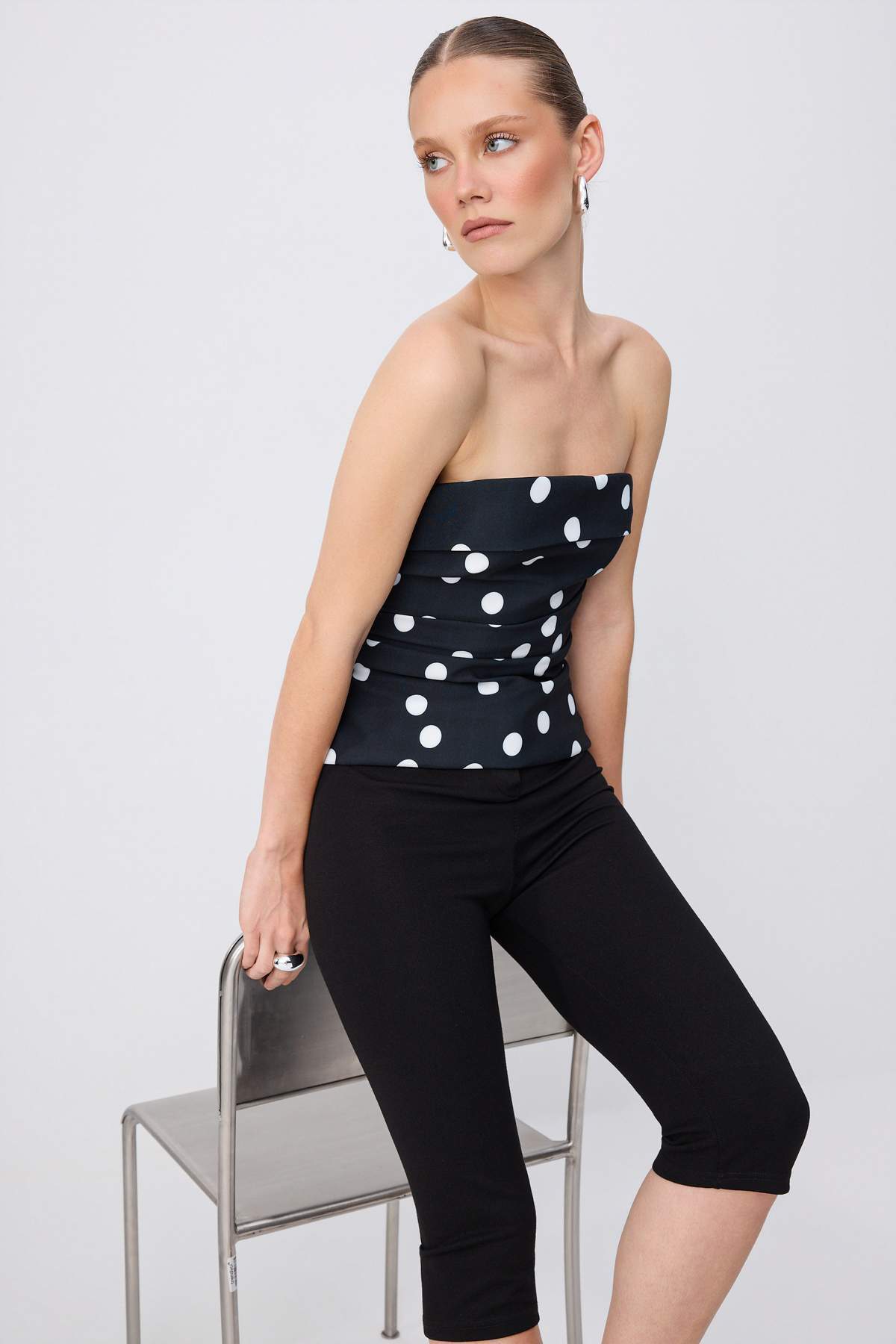 Trendyolmilla Siyah-Beyaz Dokuma Alt&Üst Bluz TWOSS24BZ00348