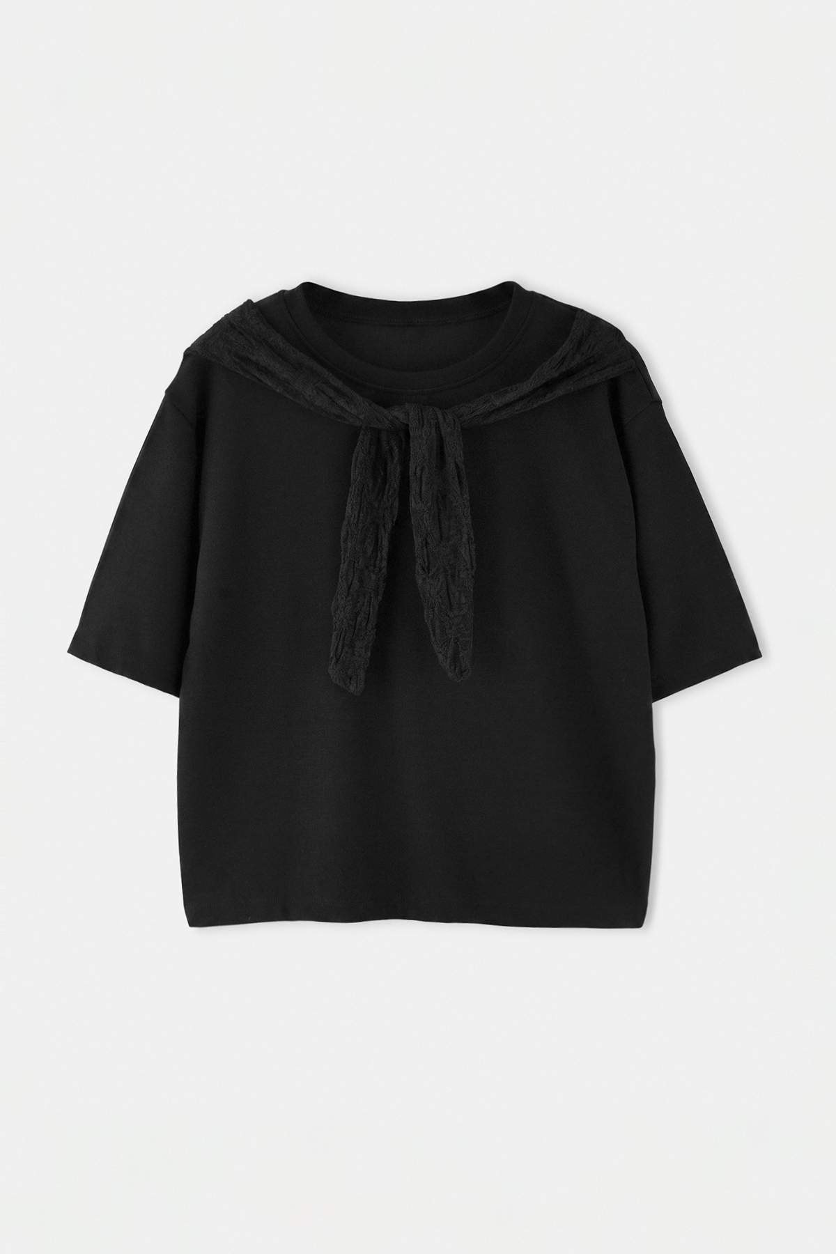 Trendyolmilla Curve Siyah Bisiklet Yaka Fular Bağlama Detaylı Büyük Beden Örme T-Shirt TBBSS26BF00113