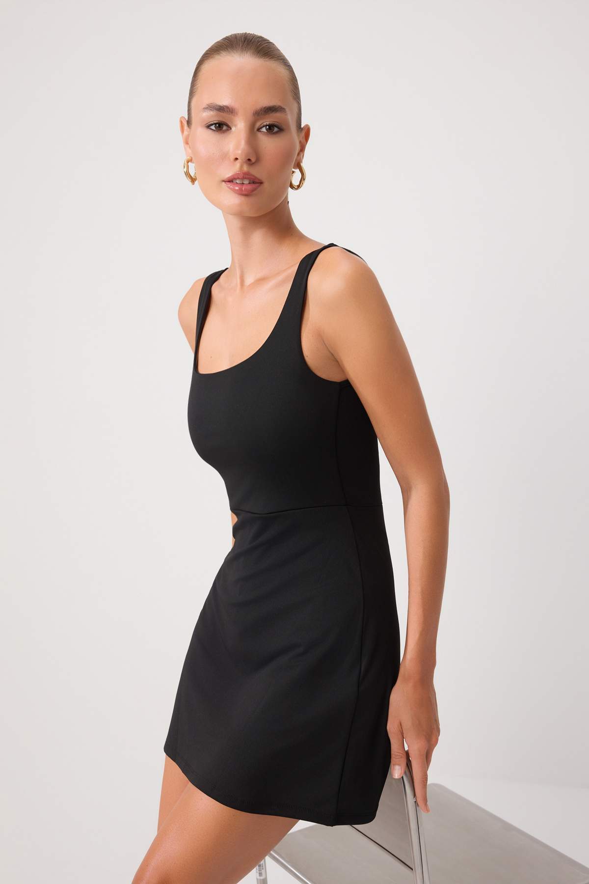 Trendyolmilla Siyah Düz Mini Kare Yaka İçi Şortlu Mini/Kısa Örme Elbise TWOSS26EL01236