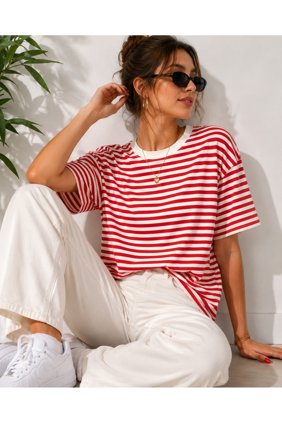 kayzn.tr  Kadın Kırmızı Çizgili Basic Tişört Oversize Rahat Kalıp Pamuklu Günlük Tshirt - Görsel 3