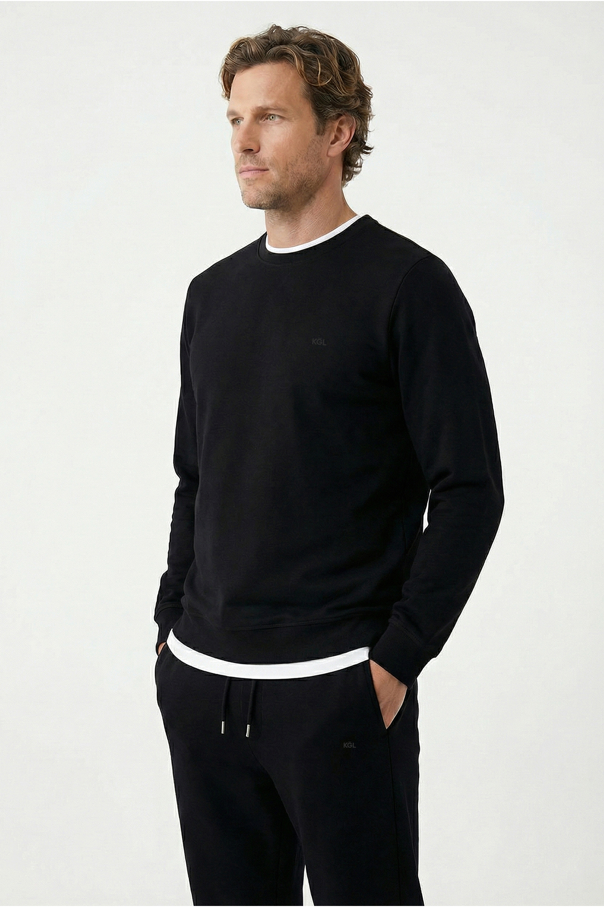 Bisiklet Yaka Regular Fit Pamuklu Basic Sweatshirt — مشکی KY26C00000023 — تصویر 3 از 7