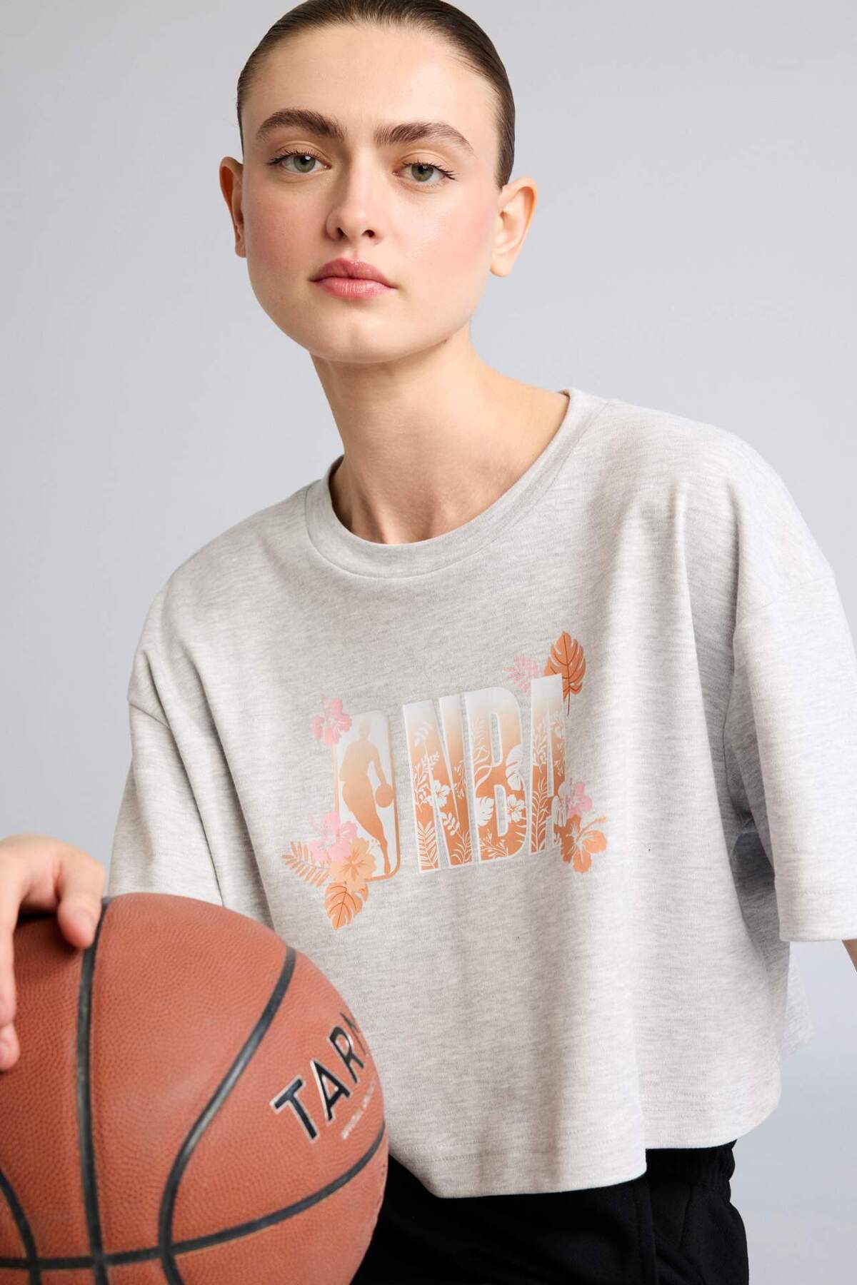 DeFacto Pamuklu NBA Relax Fit Bisiklet Yaka Baskılı Sporcu Kısa Kollu Tişört G9462AX26SM
