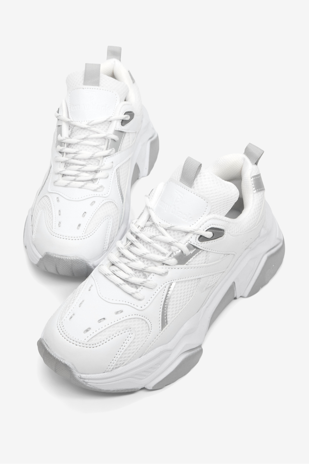 Tonny Black Kadın Beyaz Rahat Kalıp Poli Taban Bağcıklı Sneaker görsel 2