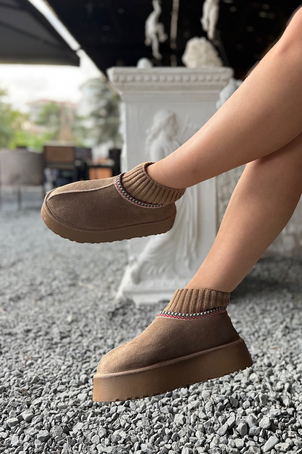 SHOEBELLAS Henza Vizon Süet Triko Detaylı Kürklü Bot görsel 3