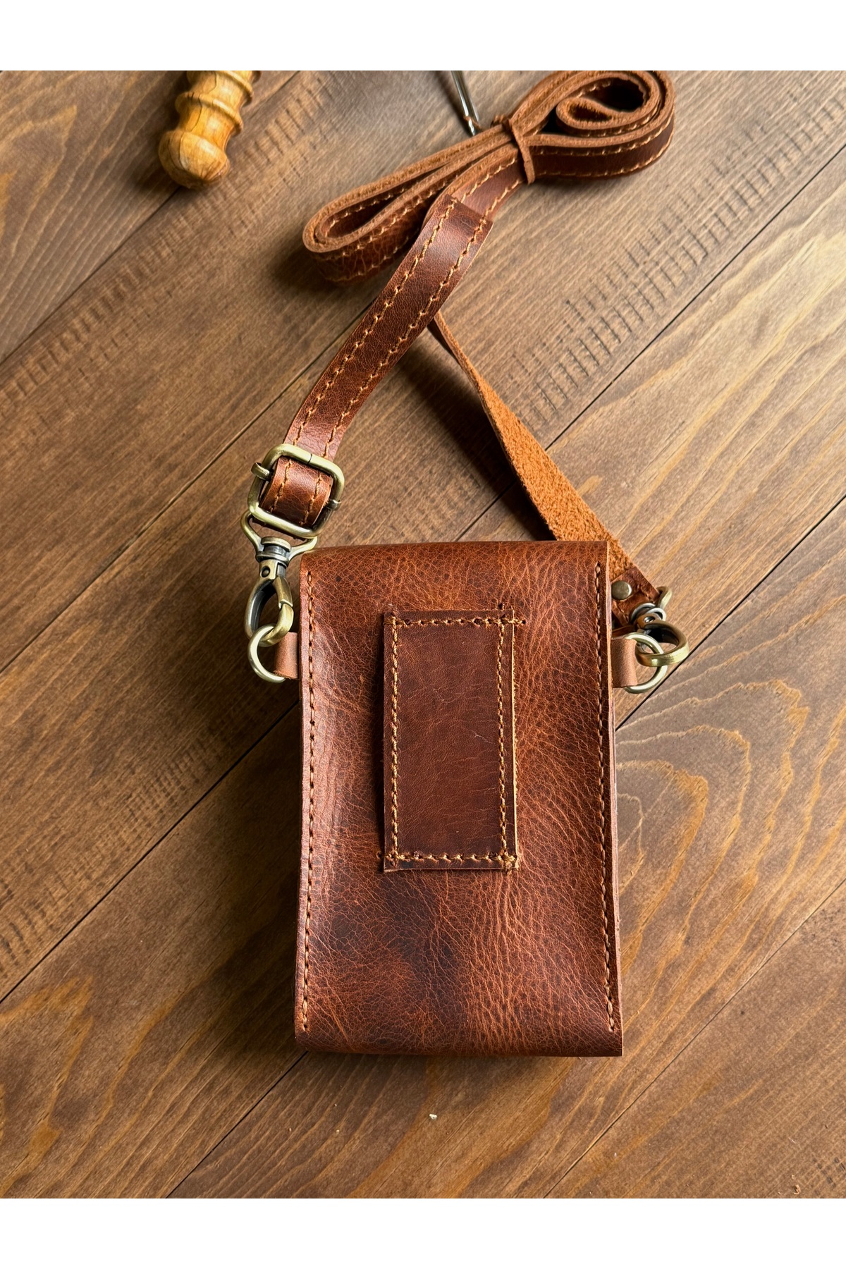 Wild West Crafted Kanguru Man Düz El yapımı Erkek çapraz çanta. Günlük şık pratik kullanım.Doğum günü&Babalar günü&Sevgililer günü hediyesi görsel 4