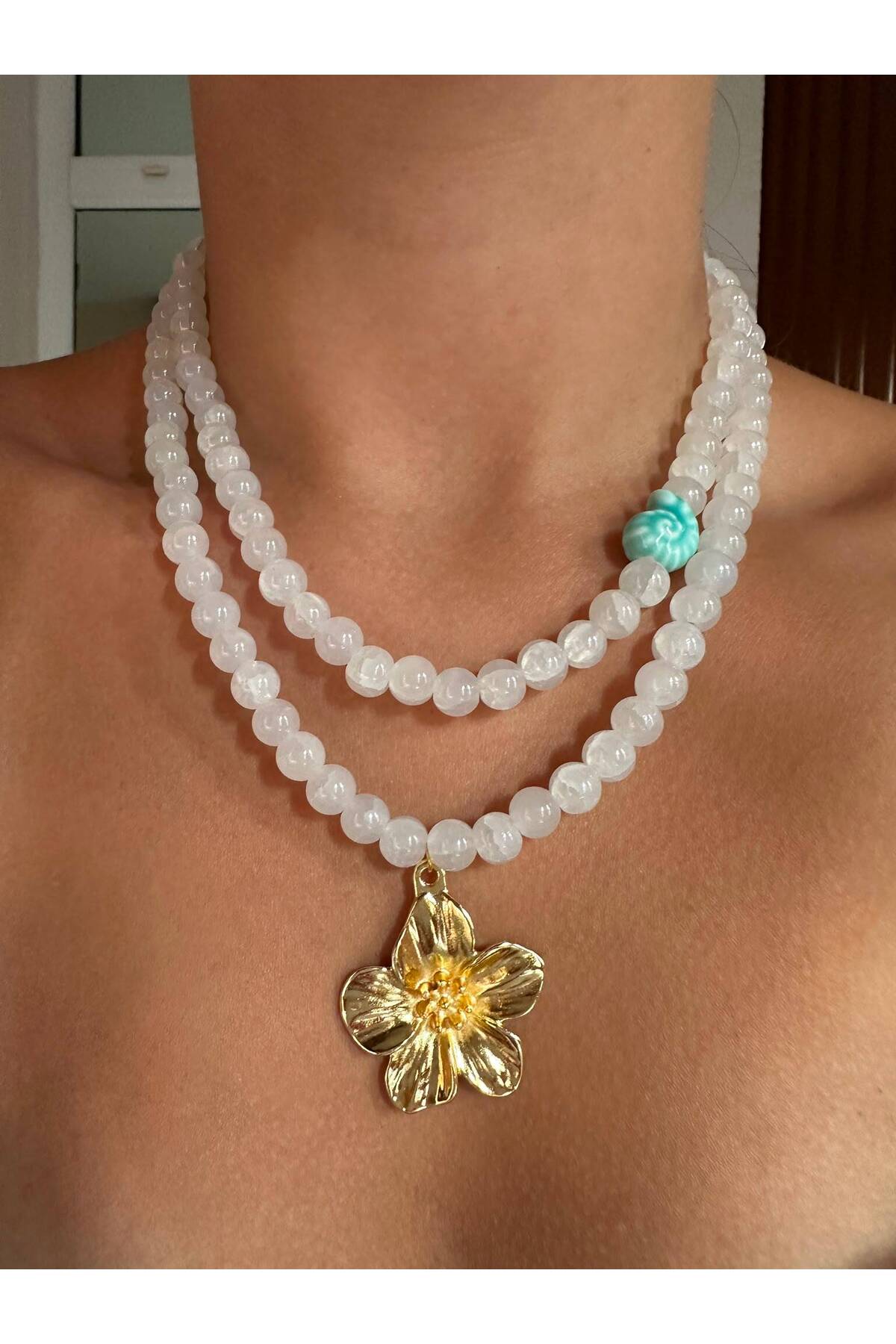 Çiçek Charm Beyaz Renk Yazlık Uzun Boncuk Kadın Kolye - Detay Görseli 1