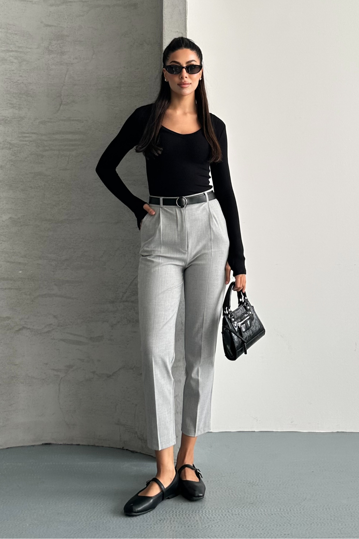 macharel jeans Kadın Dar Paça Pileli Kemerli Kumaş Sıgaret Gri Pantolon görsel 8