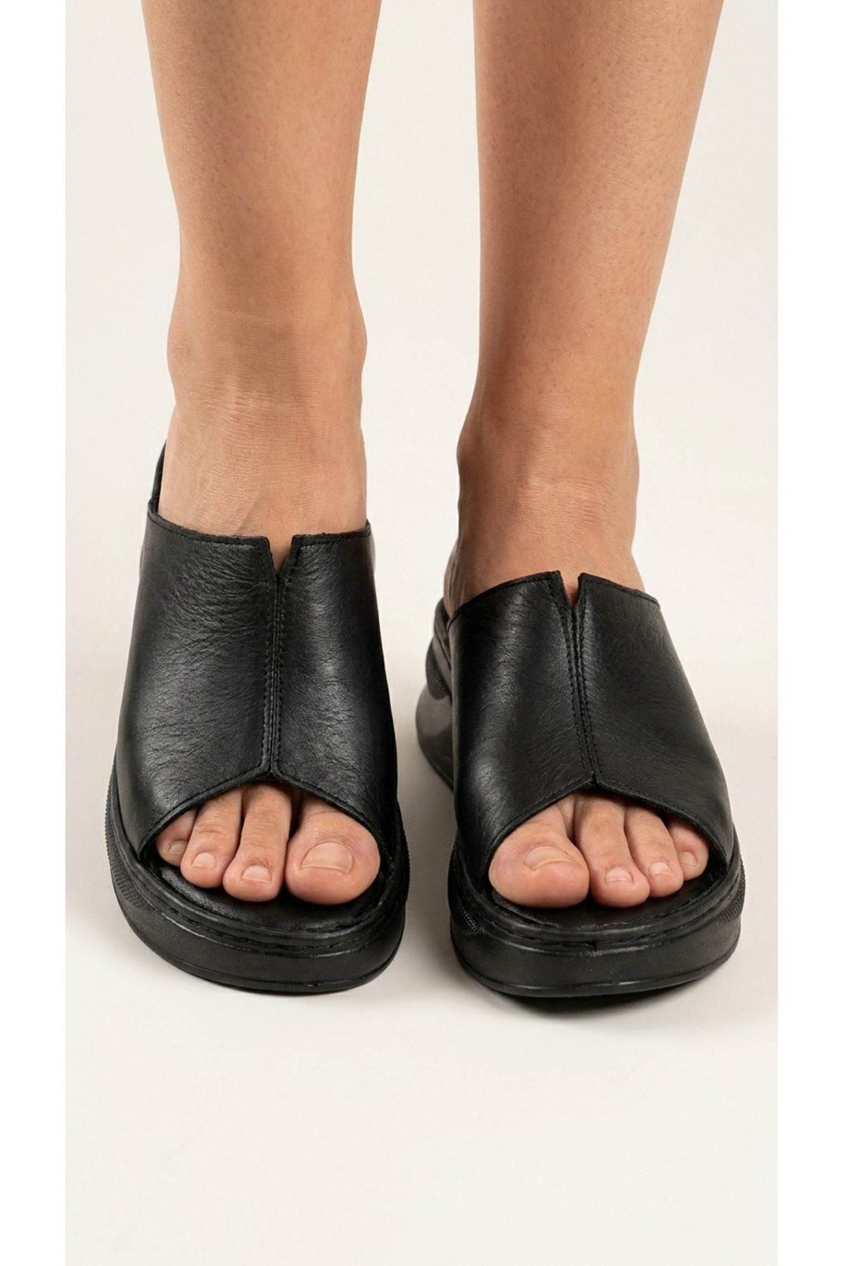 Lal Shoes & Bags Marigold Kadın Hakiki Deri Ortasından Dikiş Detaylı Terlik B4431 görsel 6