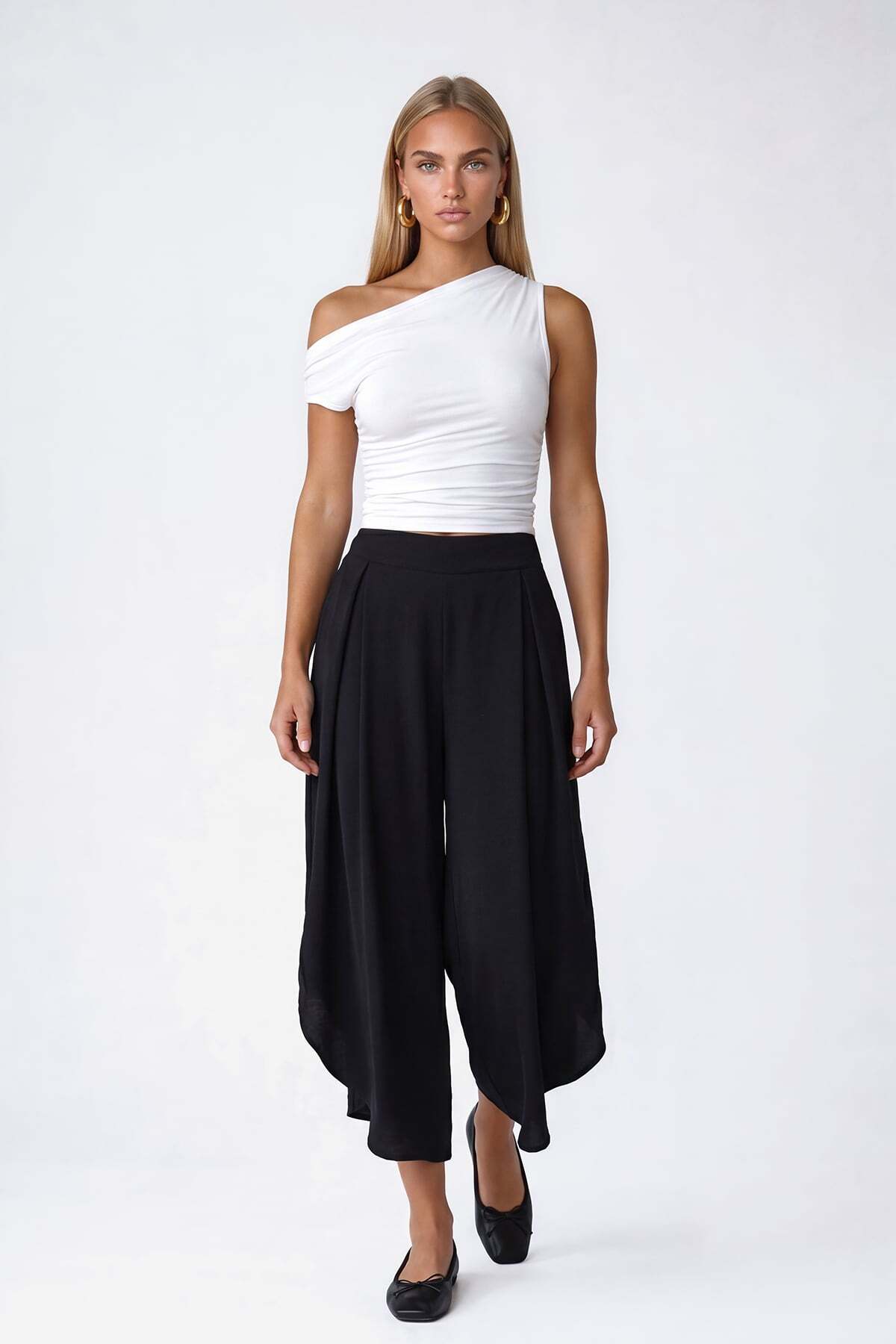 Black Leg Slit Pleat Detailed Wide Cut Aerobic Pants ALC-X15500