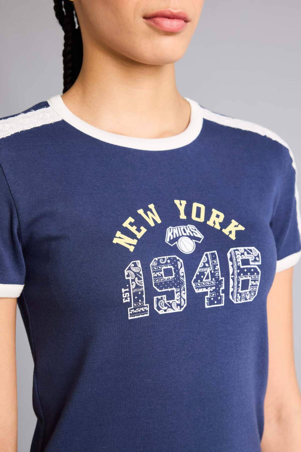 DeFacto Pamuklu Aırtech NBA New York Knıcks Slım Fit Sporcu Modal Tişört G9305AX26SM görsel 4