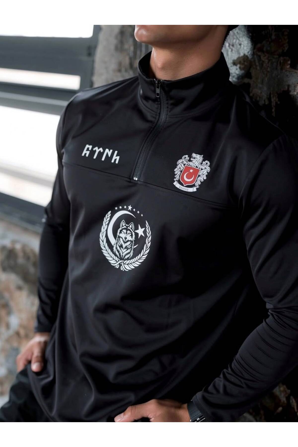 Türkiye Bozkurt Baskılı Özel Tasarım Sweatshirt — مشکی TÜRKBZKRT — تصویر 3 از 5