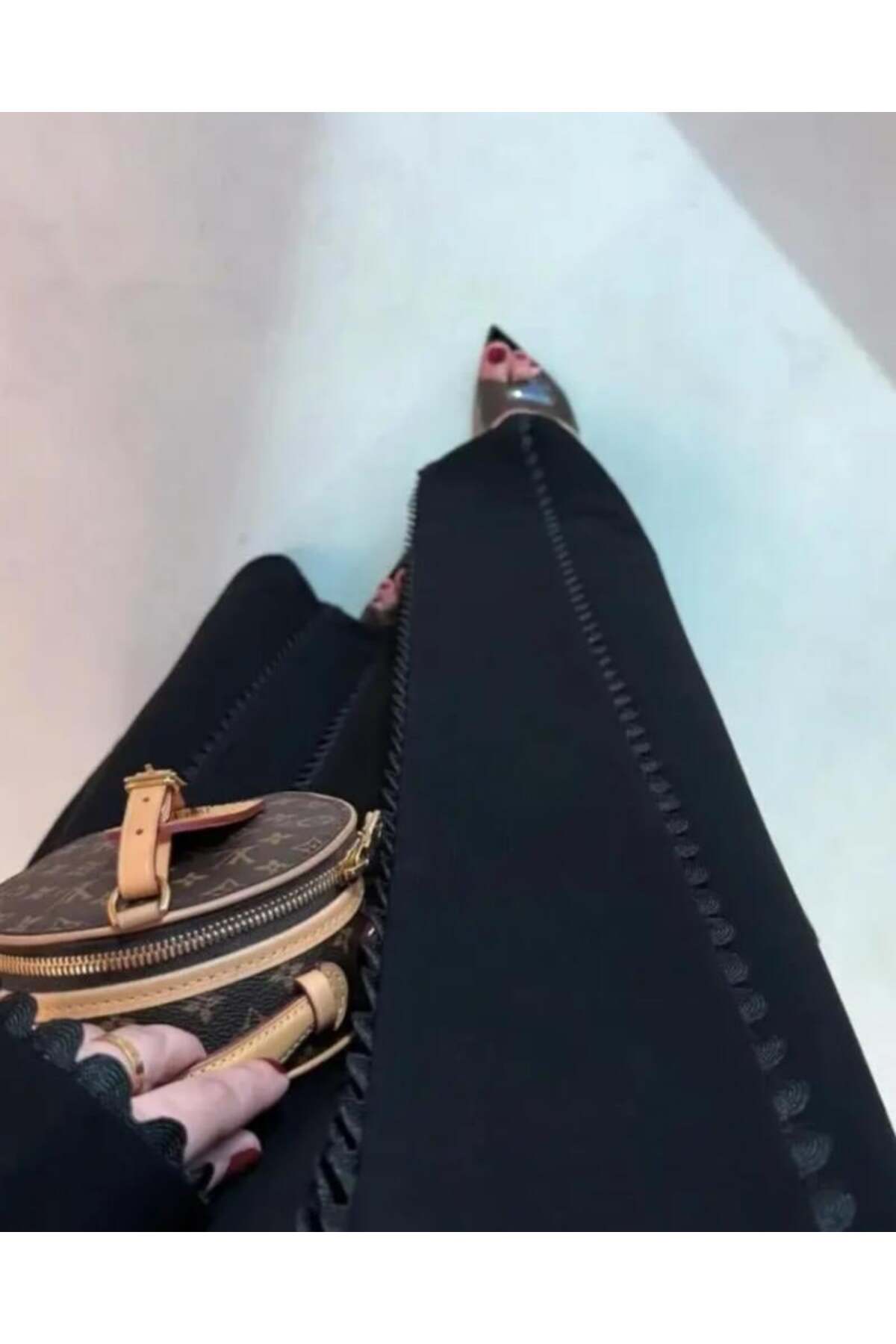Elena عبايه زجزاج بخامة الكريب الفاخر
