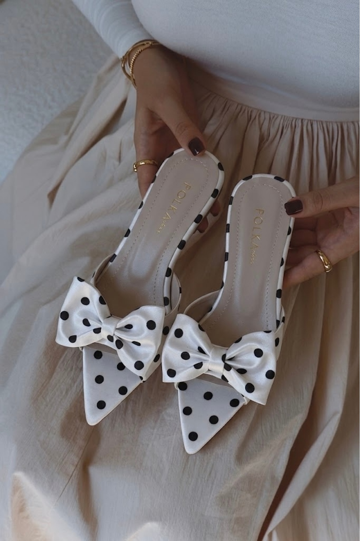 POLKA STORE Lovely Kadın Sivri Burunlu Fiyonk Detaylı Kısa Kitten Topuklu Terlik Sandalet Puantiye
