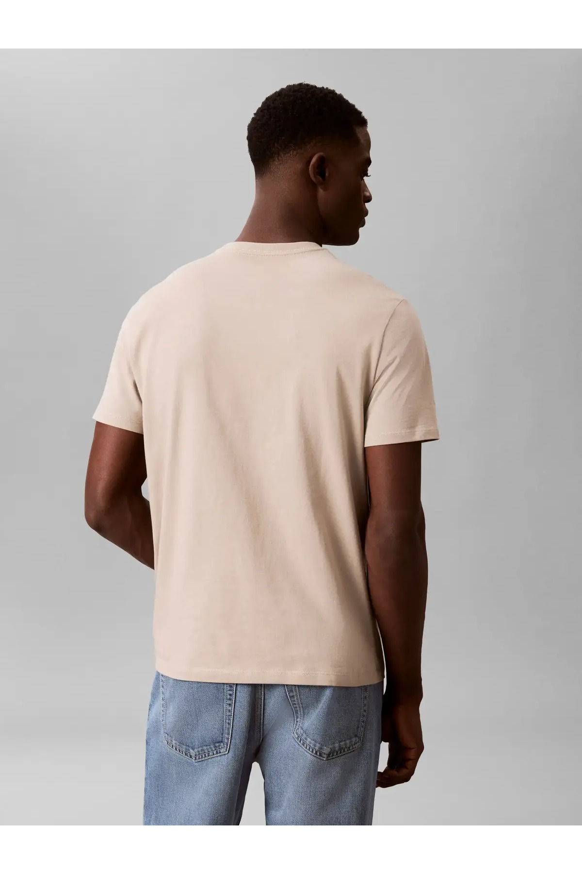 تیشرتمردانهCalvin Kleinرنگ کرم
