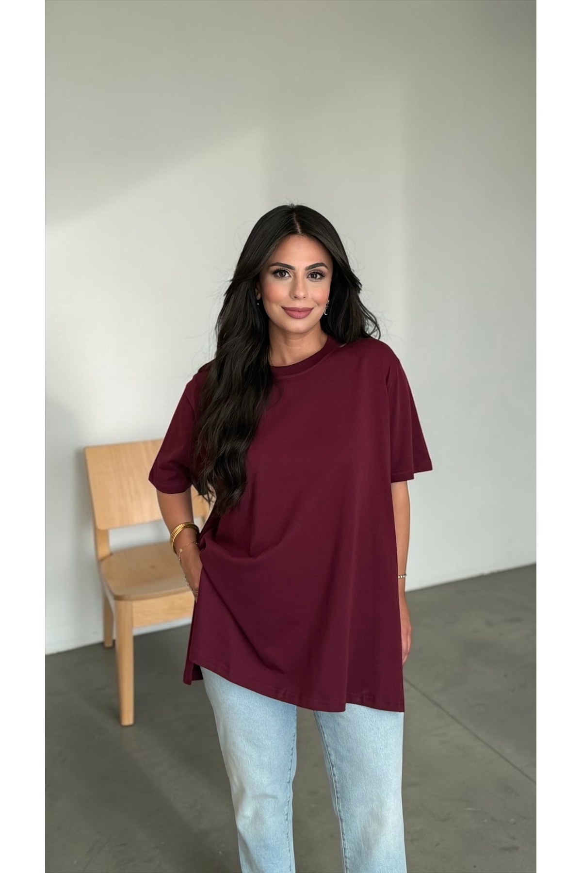 ARDİL TASARIM ATÖLYESİ Kadın %100 Pamuk Yırtmaçlı Yuvarlak Yakalı T-shirt görsel 3