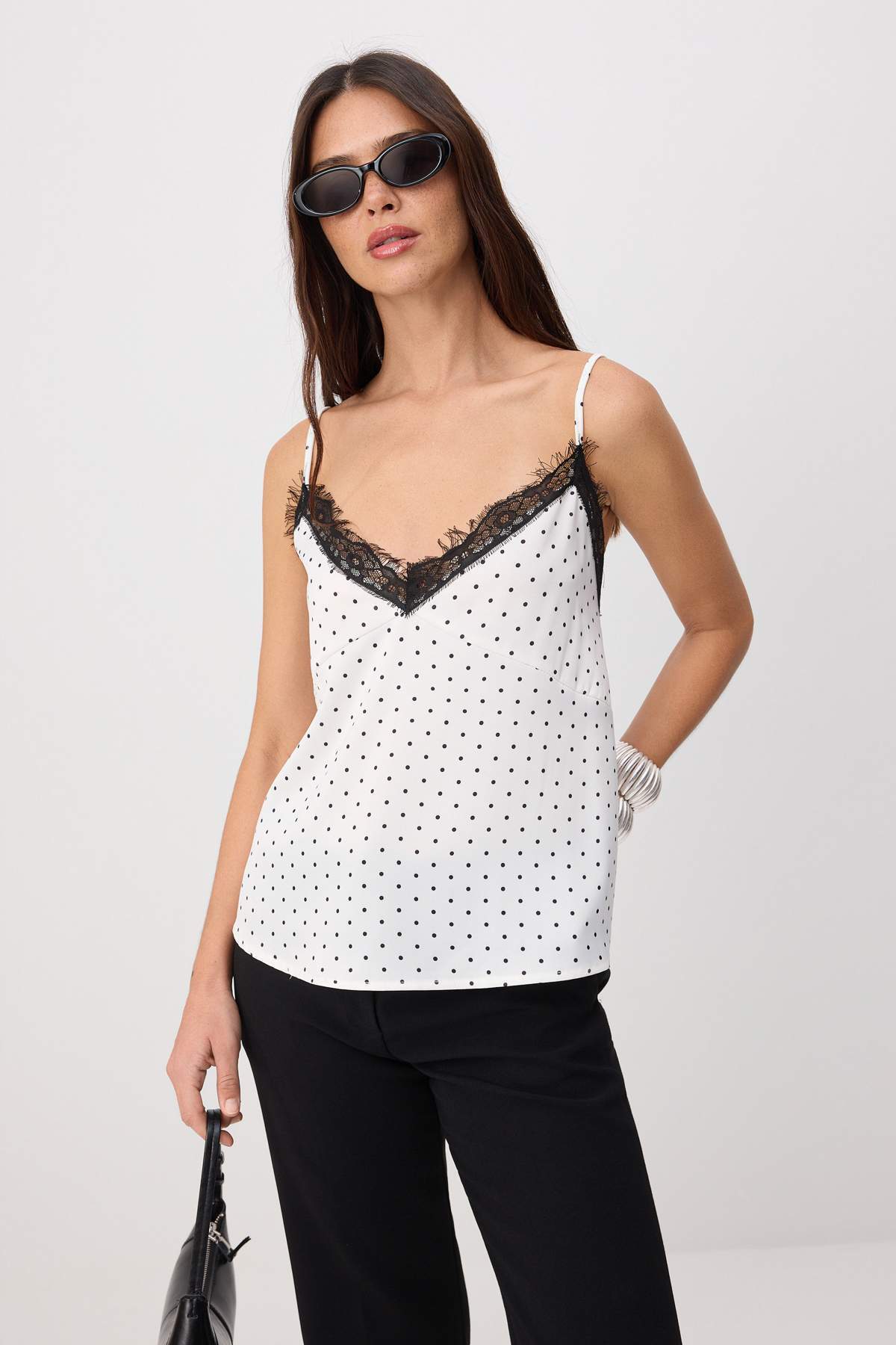 Trendyolmilla Beyaz Saten Puantiyeli Dantelli Bluz TWOSS26BZ00873