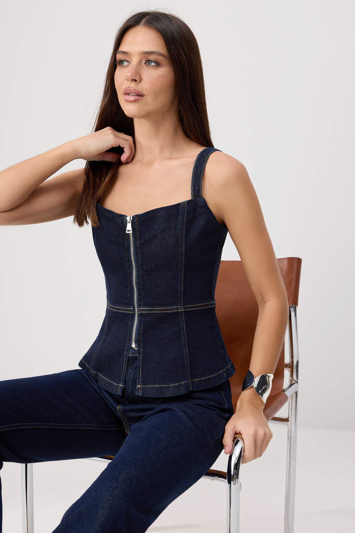 Trendyolmilla Koyu Mavi Az Esnek Fermuar Detaylı Denim Bluz TWOSS26BZ00827