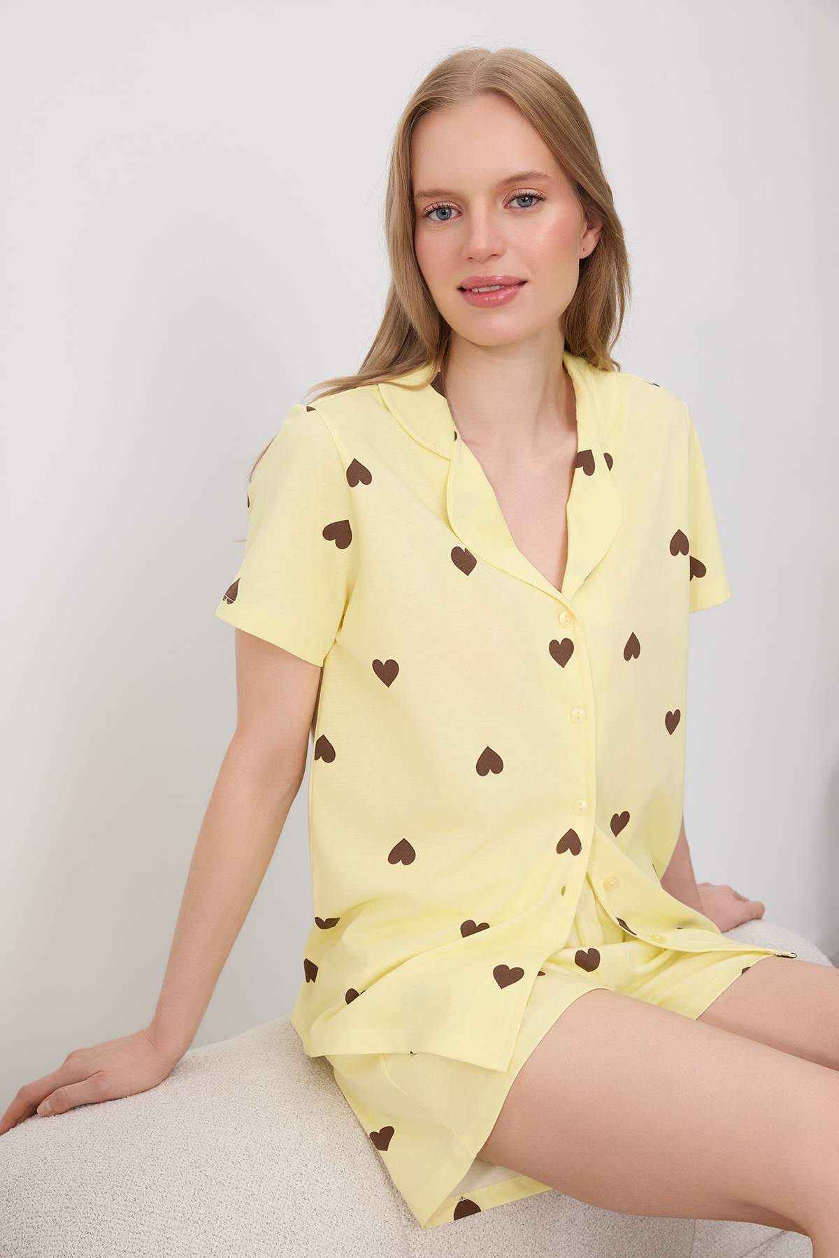 Trendyolmilla Sarı %100 Pamuklu Kalpli Şortlu Örme Pijama Takımı THMSS21PT0756
