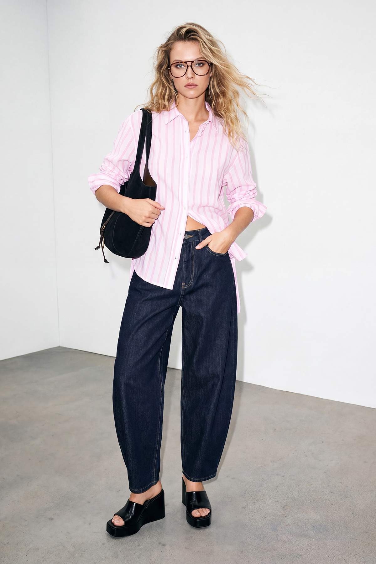 Drop by Trendyolmilla Beyaz Pembe Kalın Çizgili Rahat Kalıp Gömlek TDRSS26GO00101