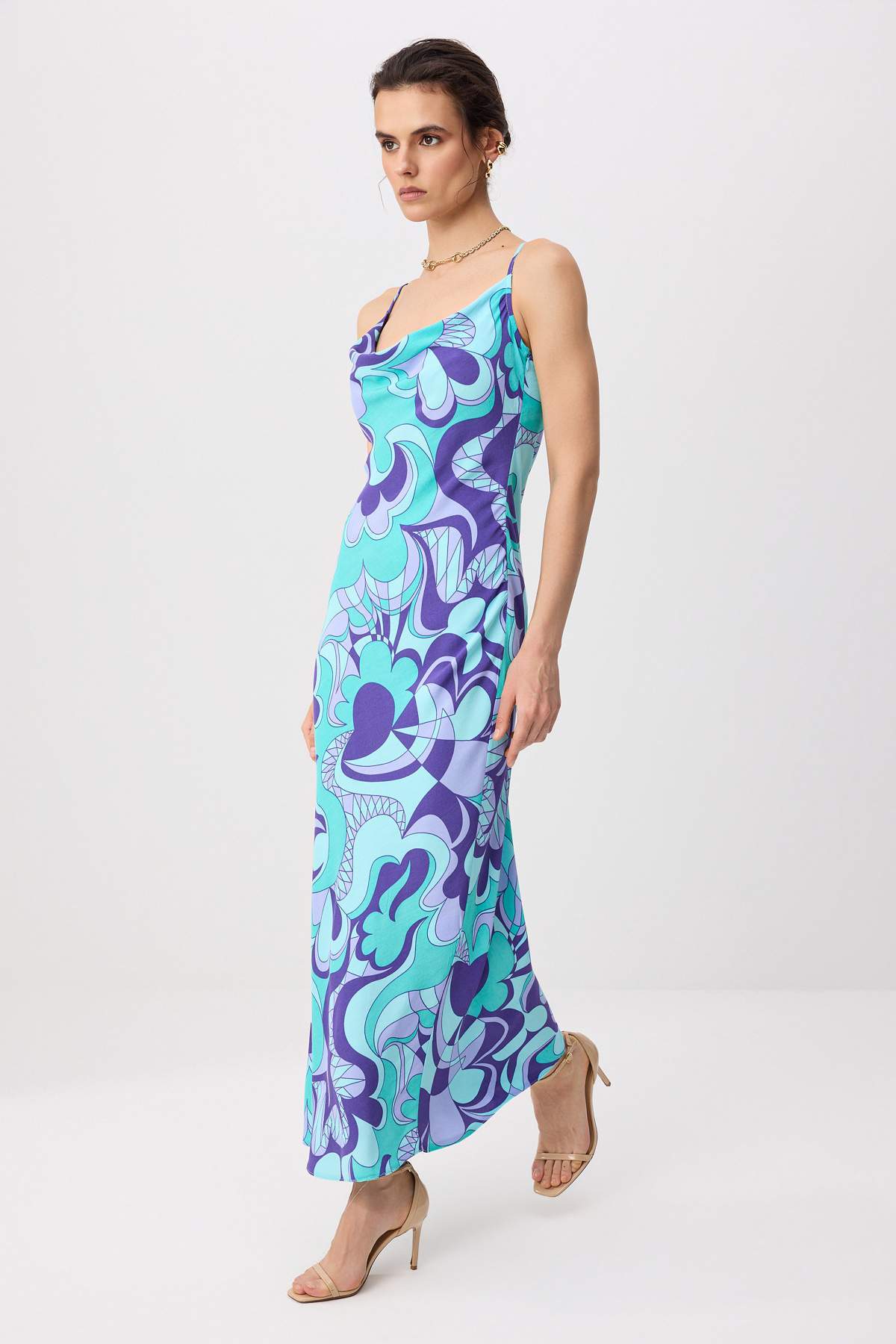 Trendyolmilla Çok Renkli Degaje Yaka Geometrik Desenli Maxi Dokuma Elbise TWOSS26EL00579