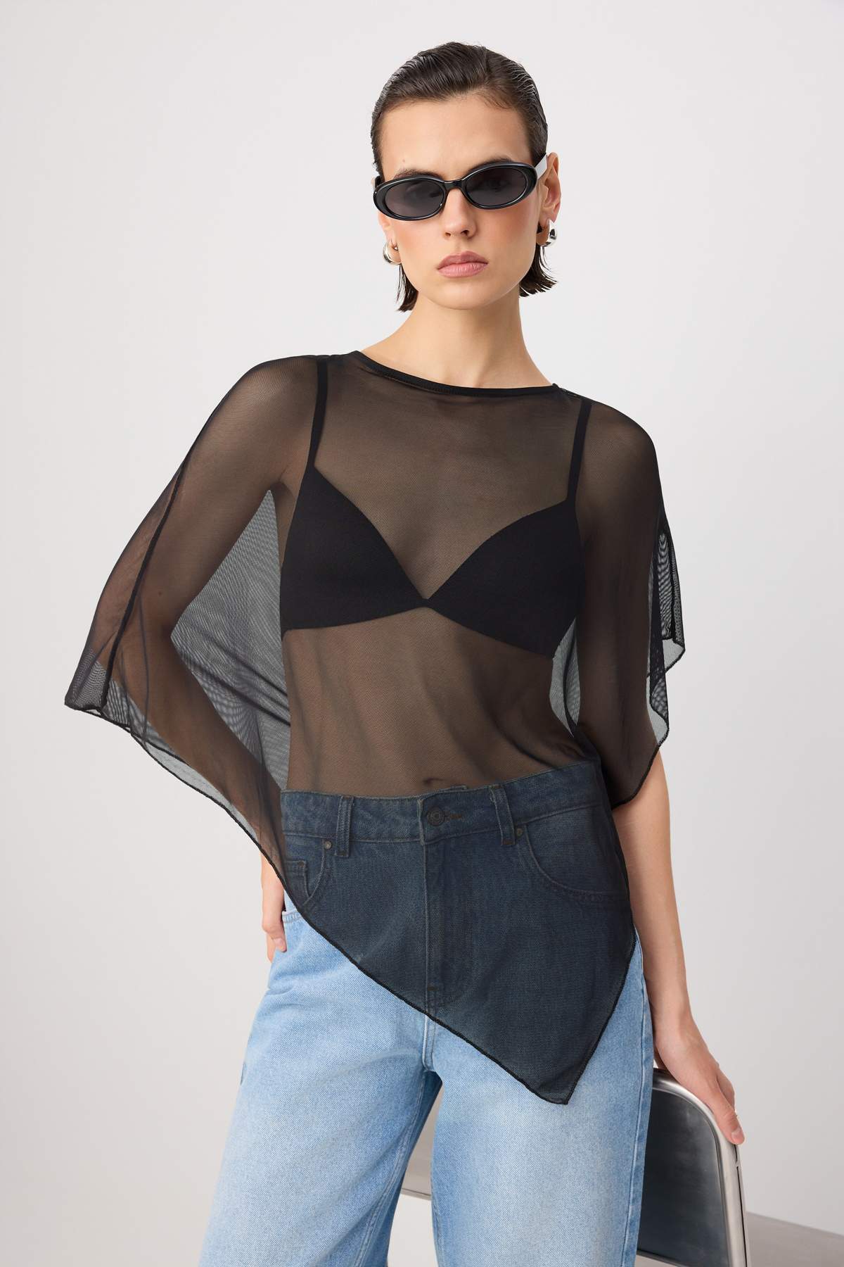 Trendyolmilla Siyah Regular/Normal Kalıp Pelerin Tül Esnek Örme Bluz TWOSS26BZ01040