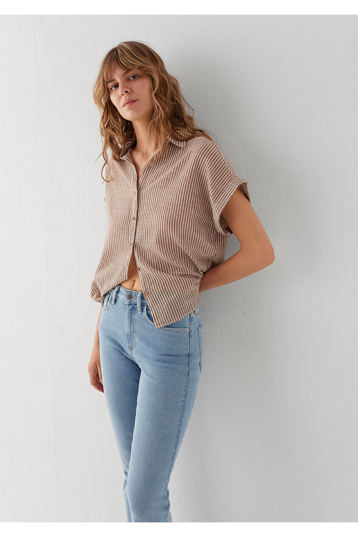 Kısa Kollu Çizgili Kahverengi Gömlek Loose Fit / Bol Rahat Kesim 1210445-85431 — قهوه‌ای — تصویر 2 از 8