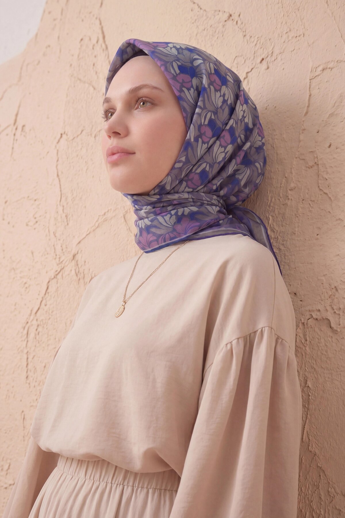 Soft Scarf Floral Line Purple 90x90