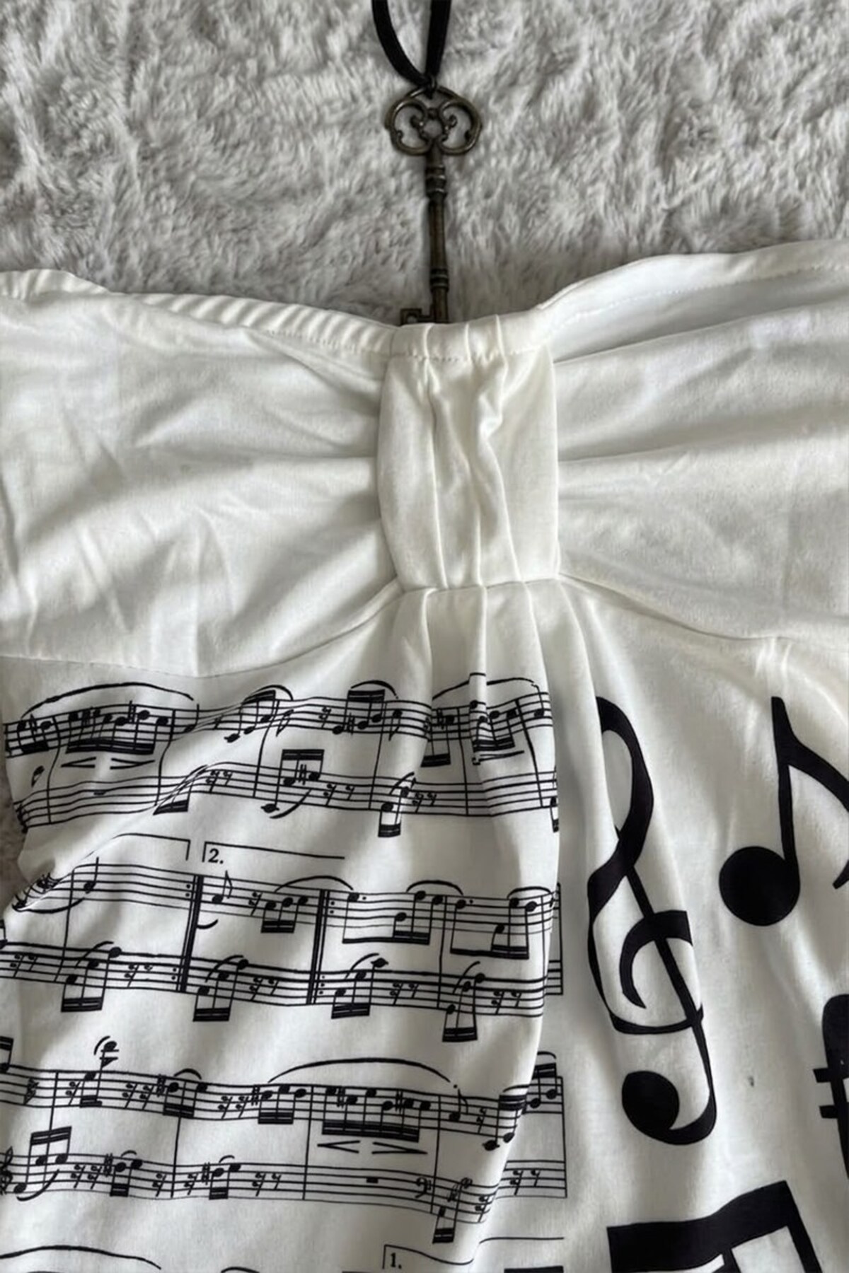 Köstebek  Beyaz Nota Desenli Piano Detaylı Y2K Straplez Crop - Görsel 3