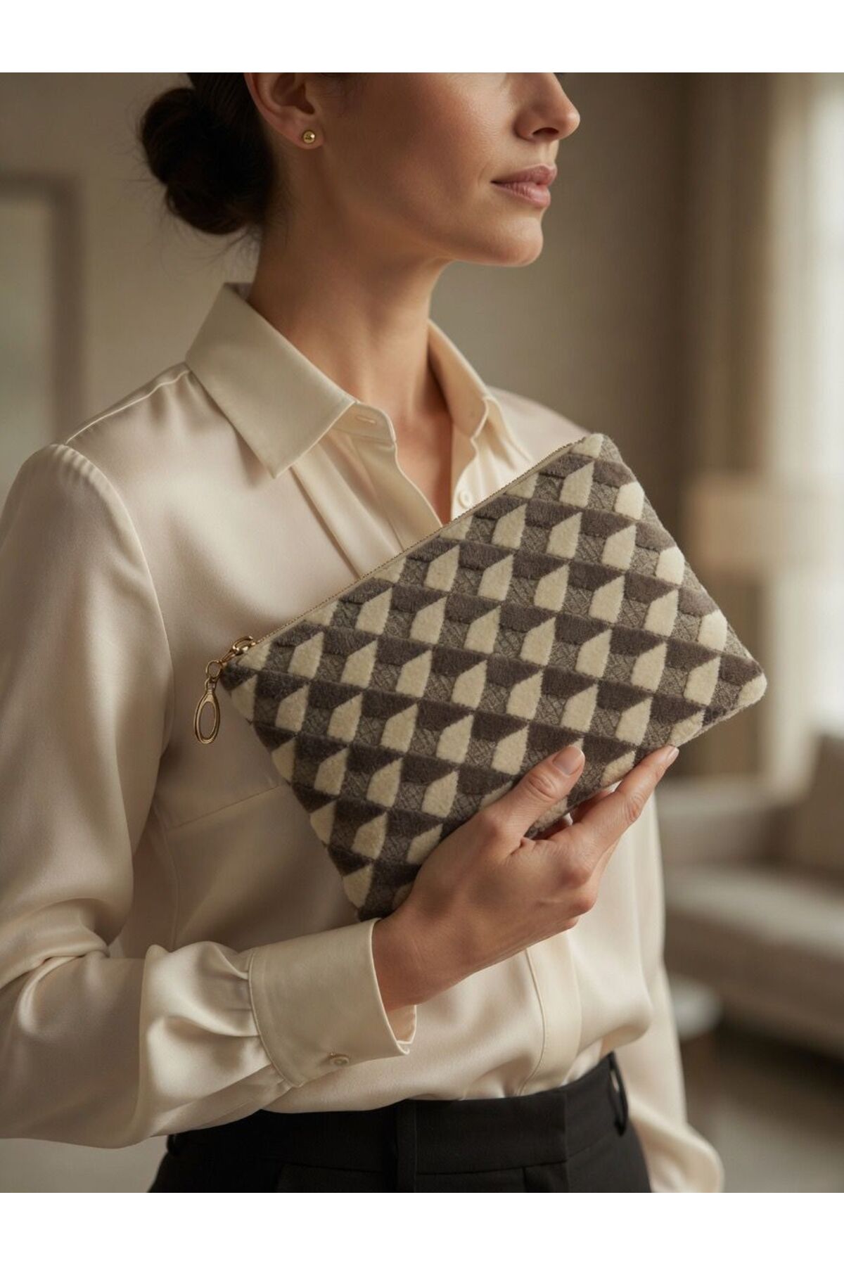 VELORİA BAG & SCARF Veloria Bag Zigzag clucth çanta DOKUMA KUMAŞ ve KORUMA PEDİ içeren İpad tablet taşıma çantası 18x 26 cm iç kapasite görsel 2