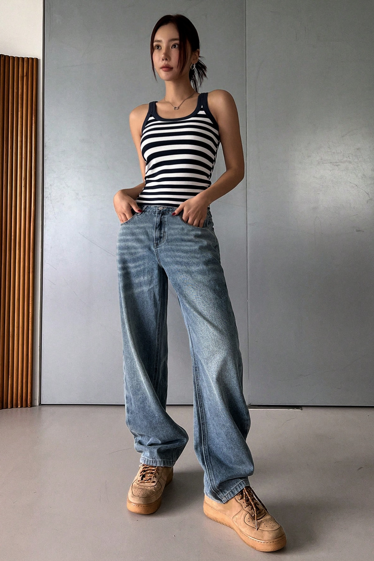 ROSAMİNA  Kadın Siyah Beyaz Kaşkorse Kumaş Geniş Askılı Crop Bluz - Görsel 5
