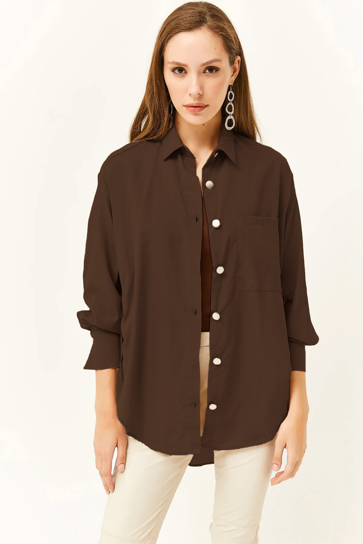 Olalook Kadın Acı Kahve Yanları Düğme Detaylı Oversize Dokuma Gömlek GML-19001004 görsel 3