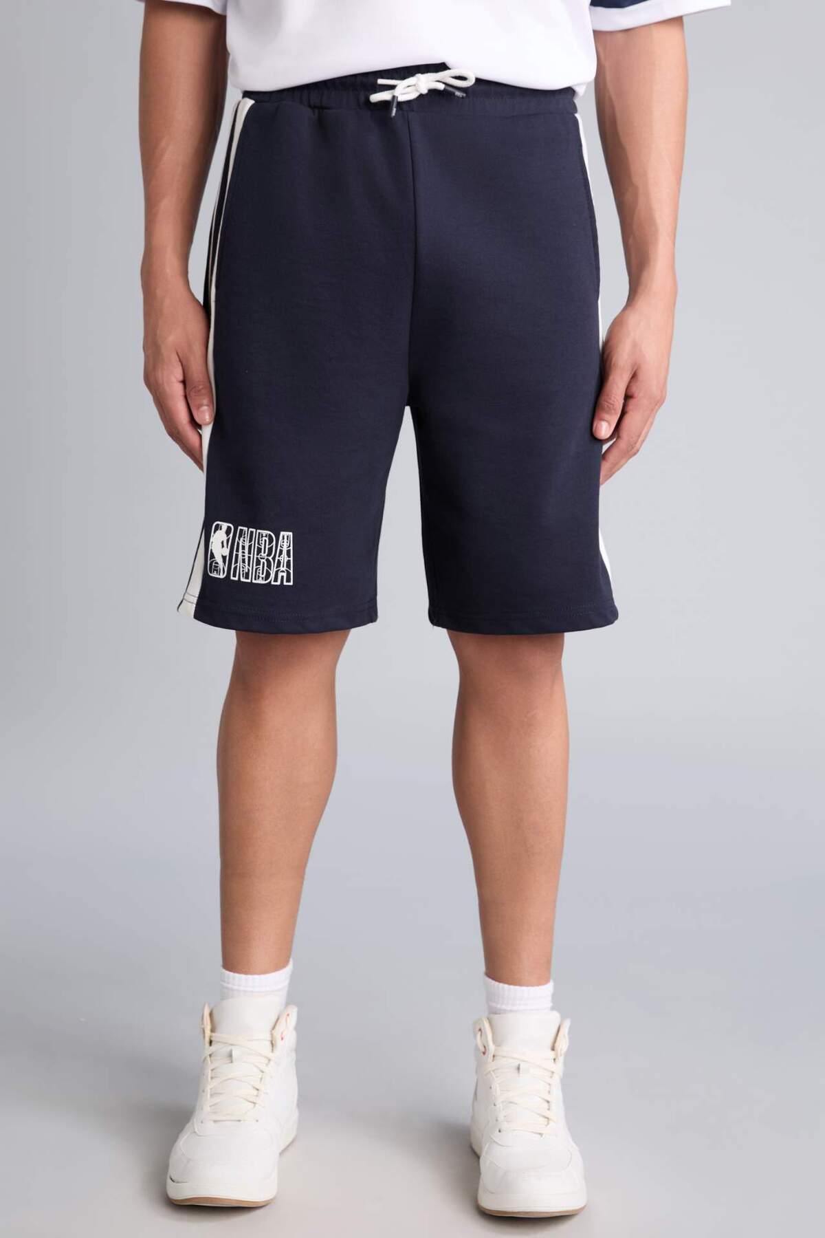 DeFacto NBA Wordmark Standart Fit Şort G2444AX26AU görsel 3
