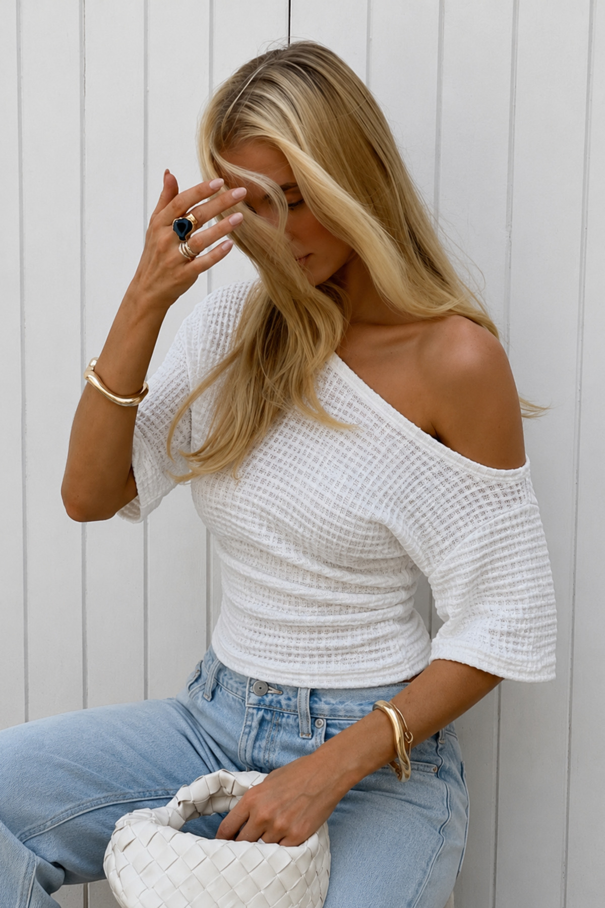 World Fashion Trends BEYAZ BELE OTURAN OMZU AÇIK ESNEK BLUZ görsel 2