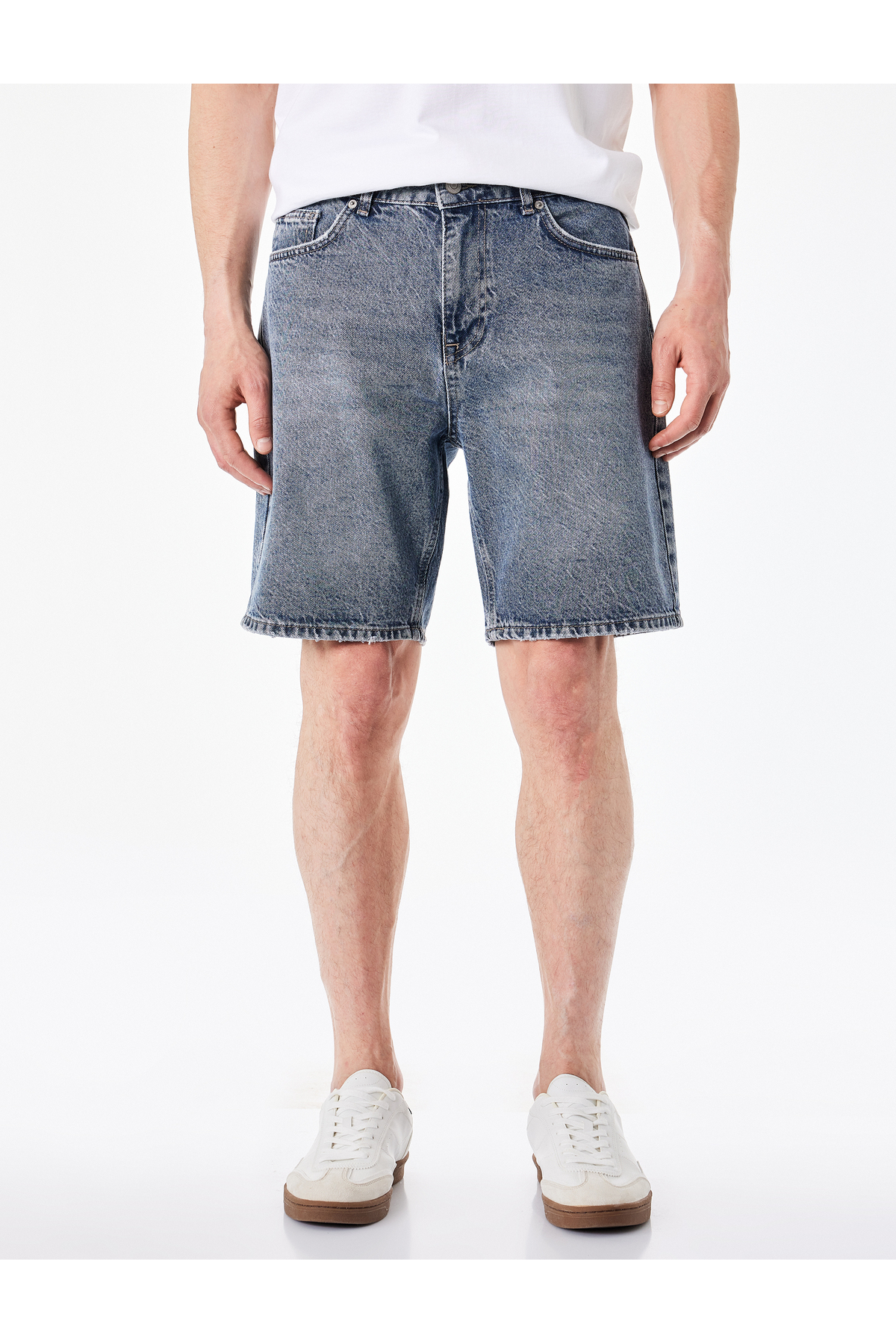 Koton Pamuklu Normal Bel Straight Fit Jean Şort görsel 3