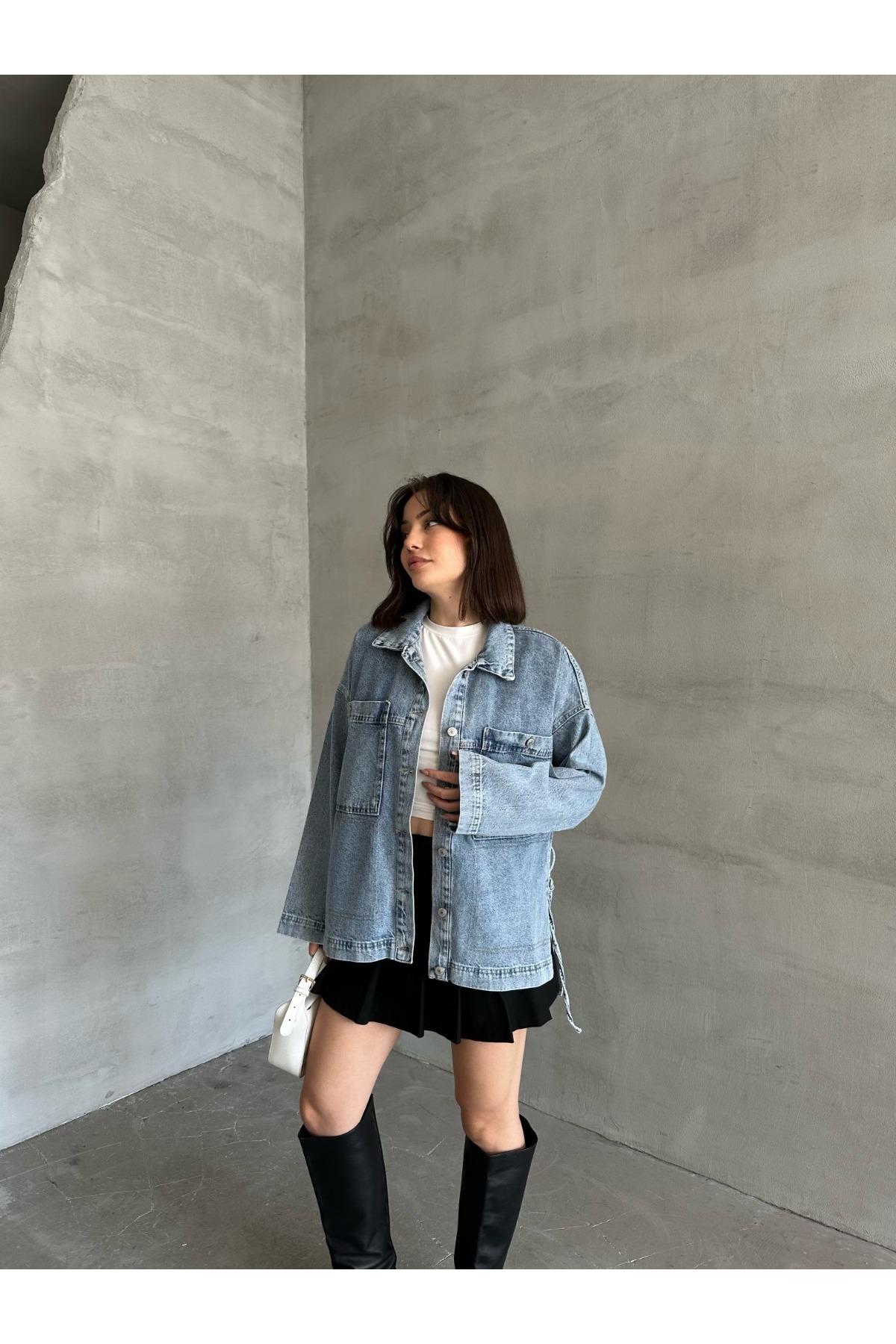 Esra Butik78 Açık Mavi Yıkamalı Oversize Kot Ceket Çift Cepli Salaş Denim Ceket görsel 4