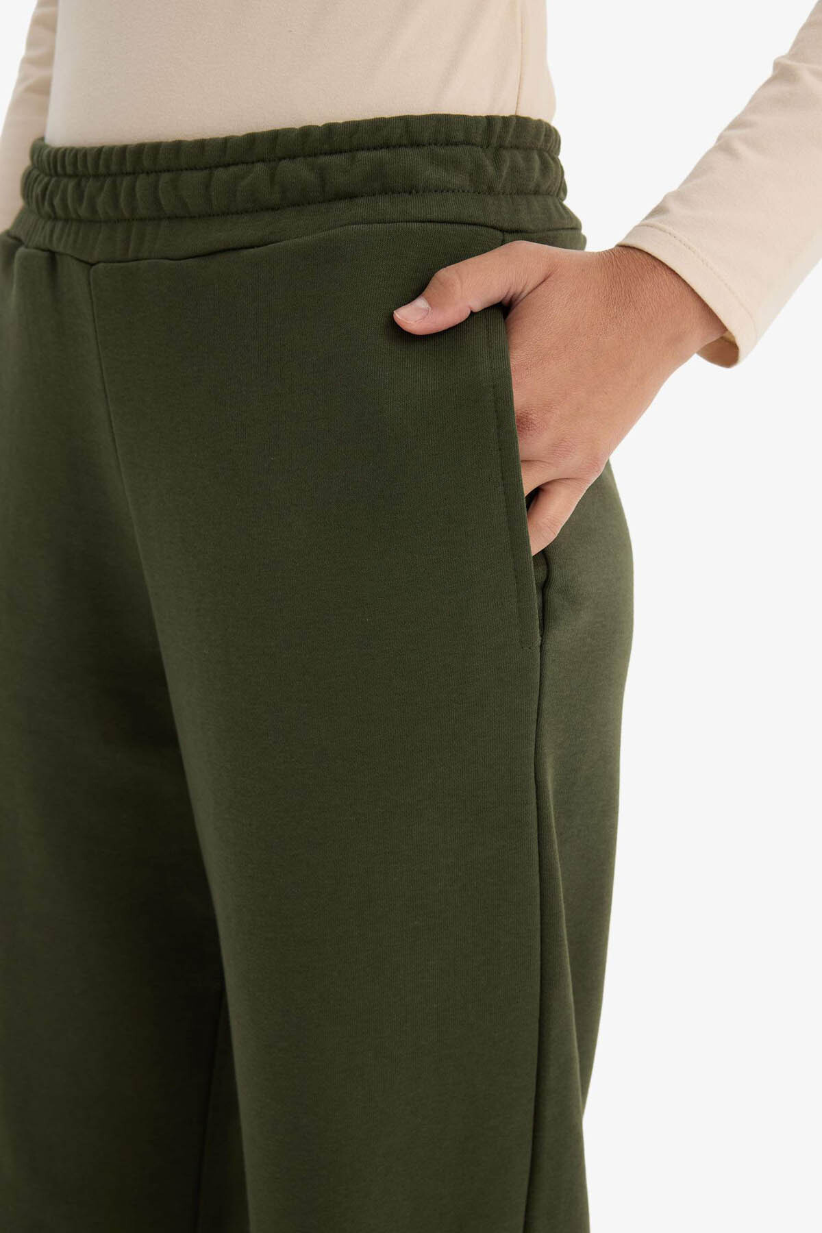 DeFacto Straight Fit Beli Lastikli Basıc Cepli Eşofman Altı F7143AX25AU görsel 5