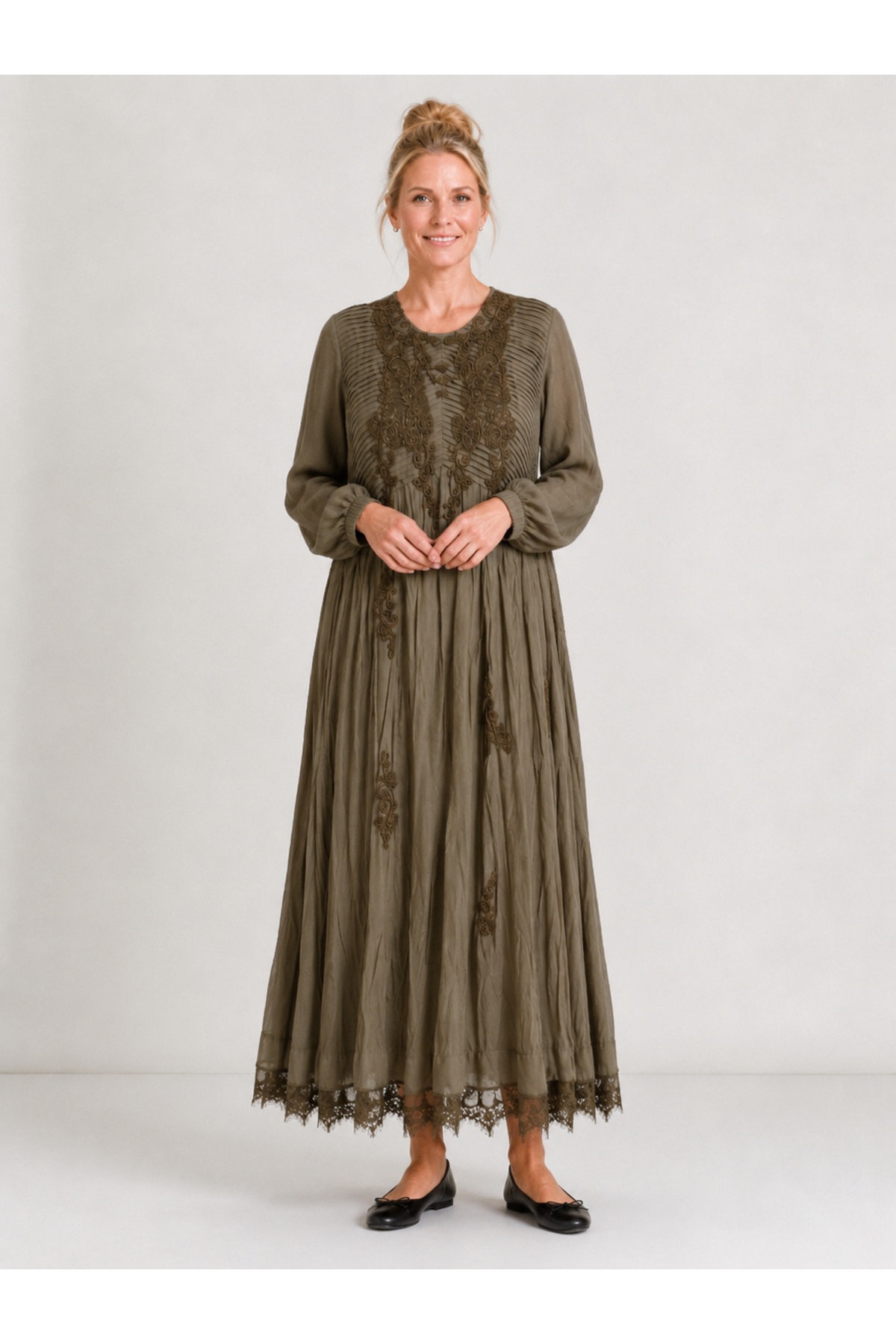Lissmore 80% Modal 20% Viscose Embroidered Lined Dress