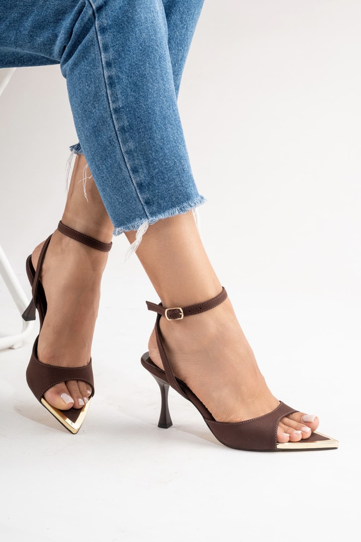 Lizy Shoes Saten Kahverengi 8 cm. İnce Topuklu Bilekten Bağlamalı Şık Abiye Sandalet görsel 5