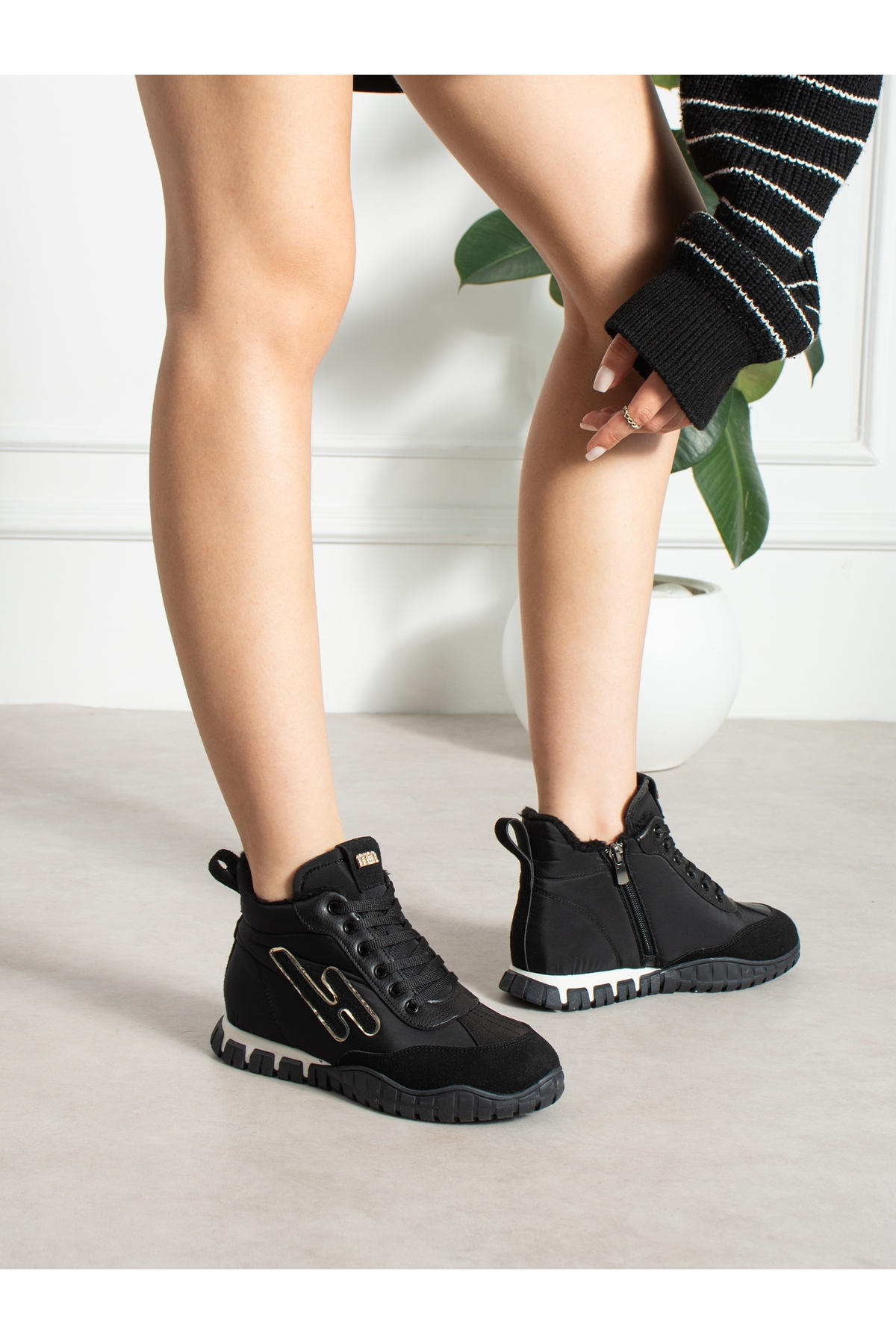 ALEMDAR AYAKKABI CARİNA Siyah İçi Kürklü Gizli Topuk Kadın Sneakers Bot