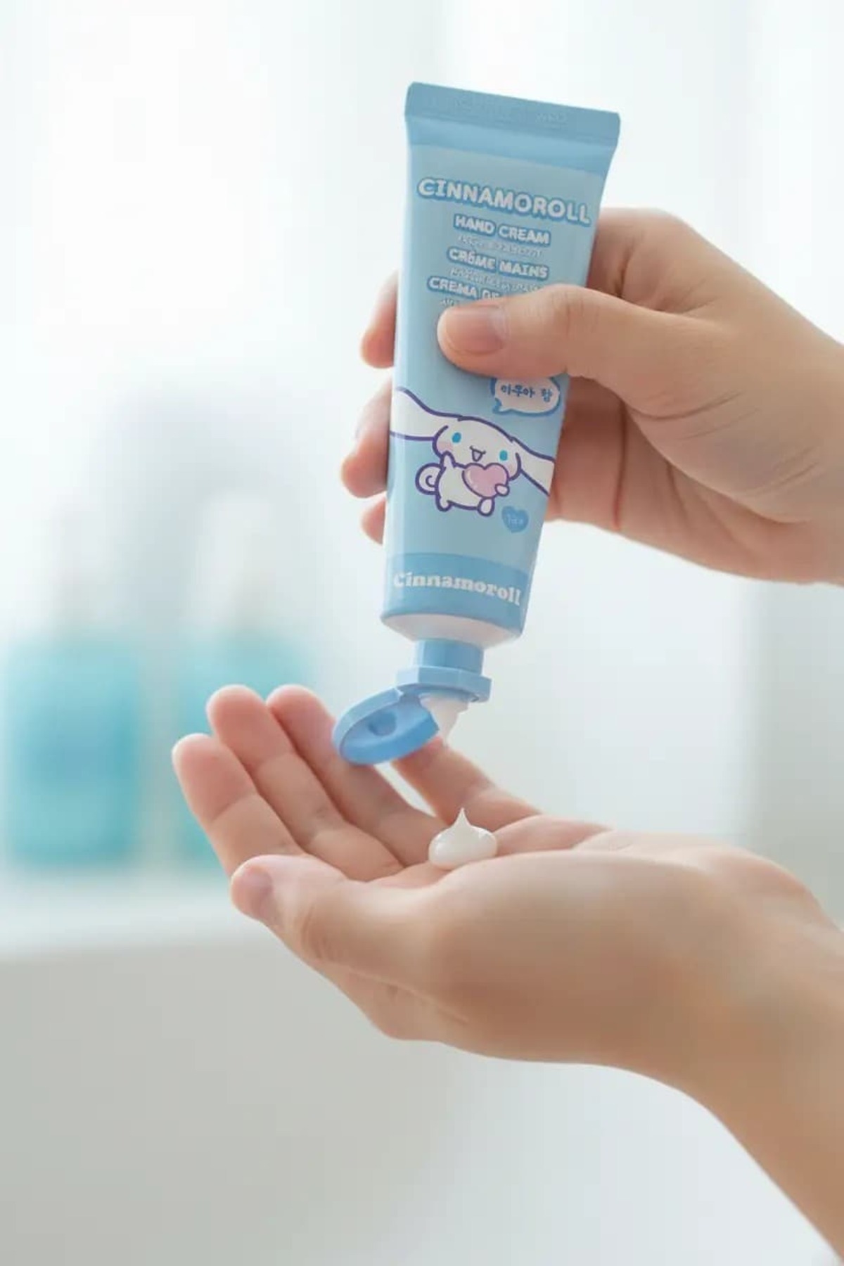 کرم دست معطر و تازه سینامورول دارای مجوز - مراقبت روزانه از دست قابل حمل - 2021699110106 — تصویر 4 از 5