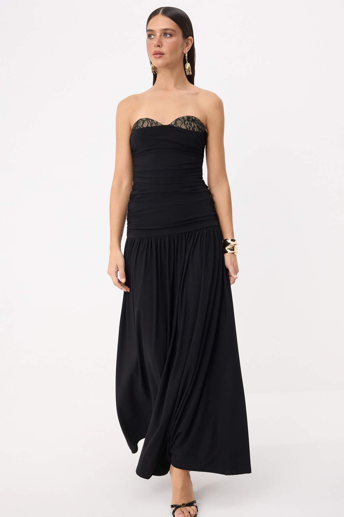 Trendyolmilla Siyah Dantel Detaylı Maxi Örme Abiye & Mezuniyet Elbisesi TPRSS26AE00136