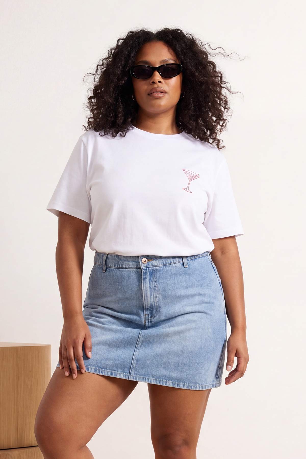 Trendyolmilla Curve Beyaz Sırt Baskılı Loose Fit Örme Büyük Beden T-shirt TBBSS26BF00078