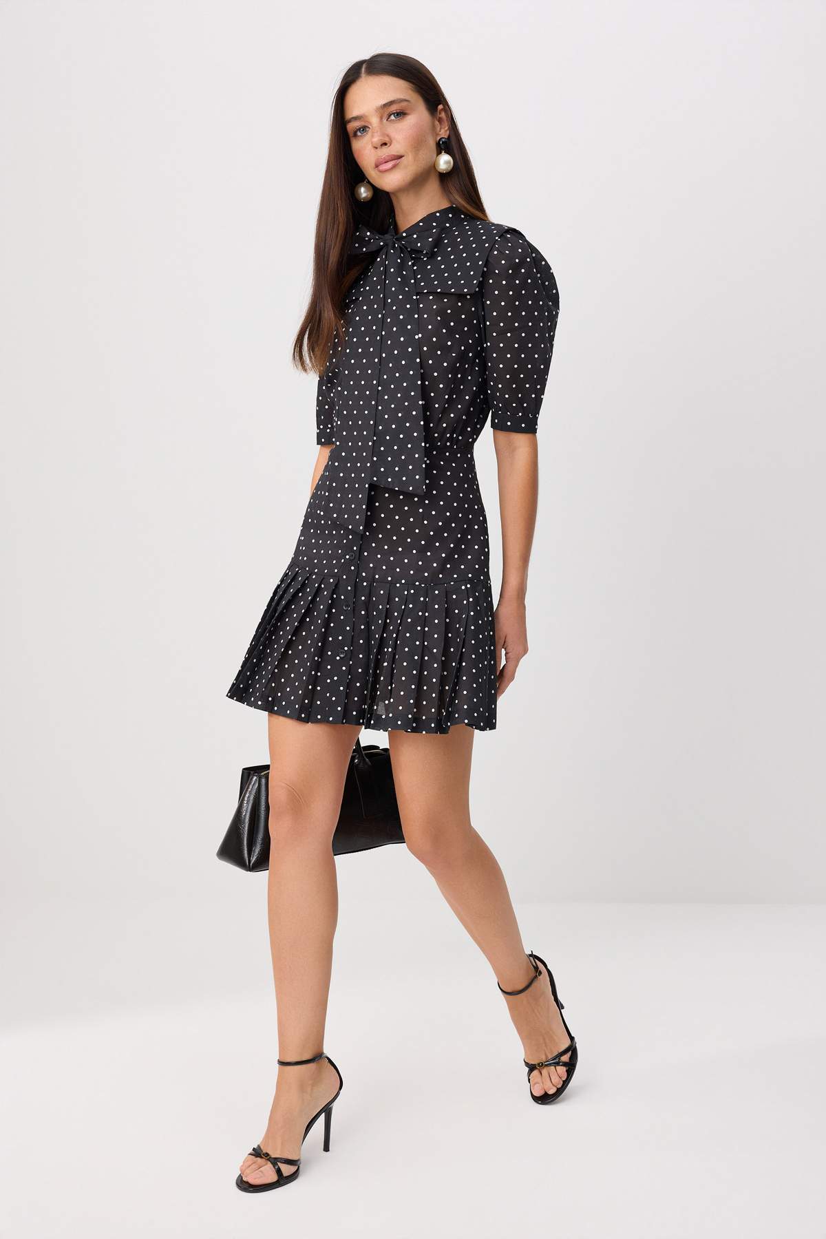 Trendyol Kollektion Schwarz-Mehrfarbiges, gepunktetes, gewebtes Minikleid mit...