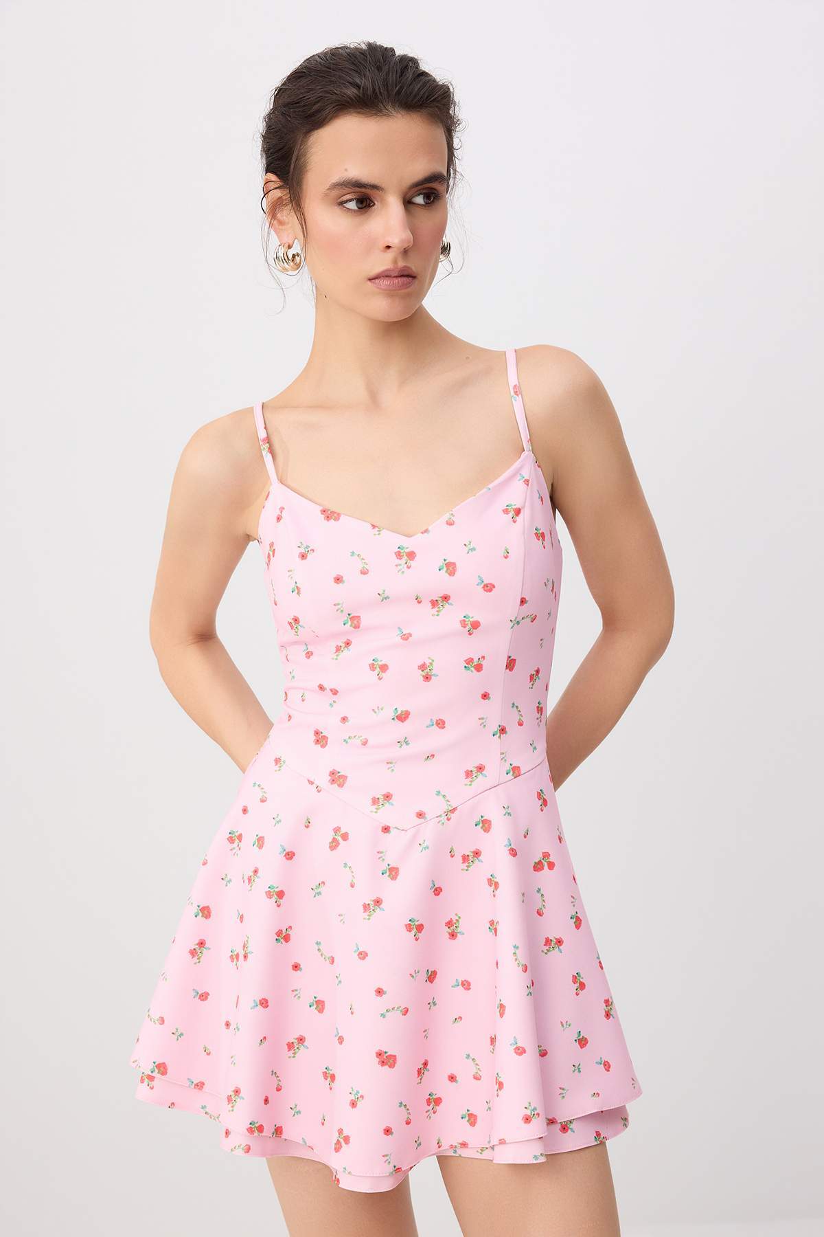 Trendyolmilla Pembe-Çok Renkli Çiçek Desenli Kısa / Mini Dokuma Şort Etek Elbise TWOSS26EL01039