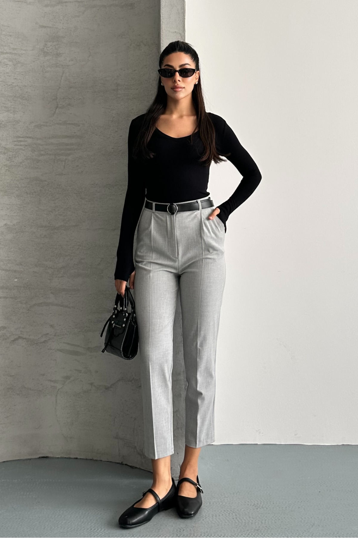 macharel jeans Kadın Dar Paça Pileli Kemerli Kumaş Sıgaret Gri Pantolon görsel 6