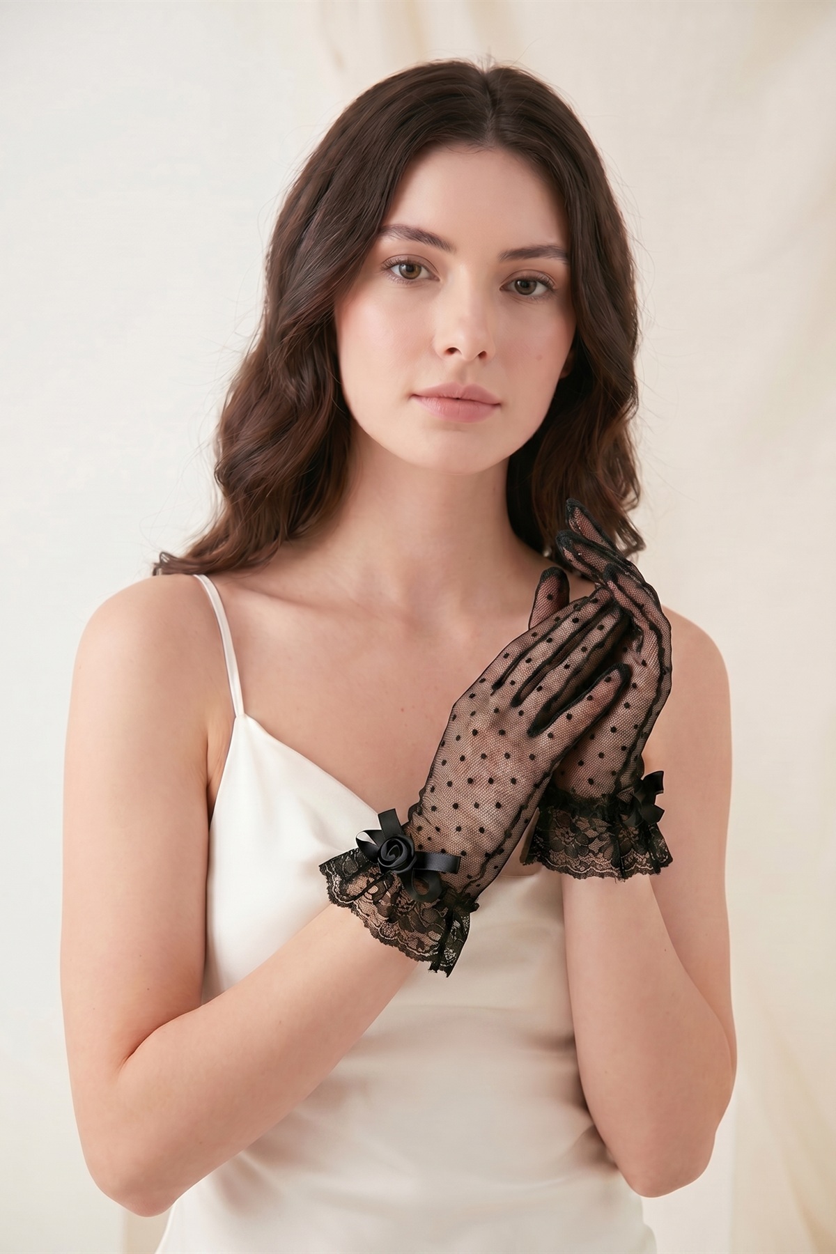 Elegance Scarf Kısa Puantiyeli Tül Dantelli Gelin Eldiveni Siyah Abiye Davet Gece Parti Söz Kına Nişan görsel 6