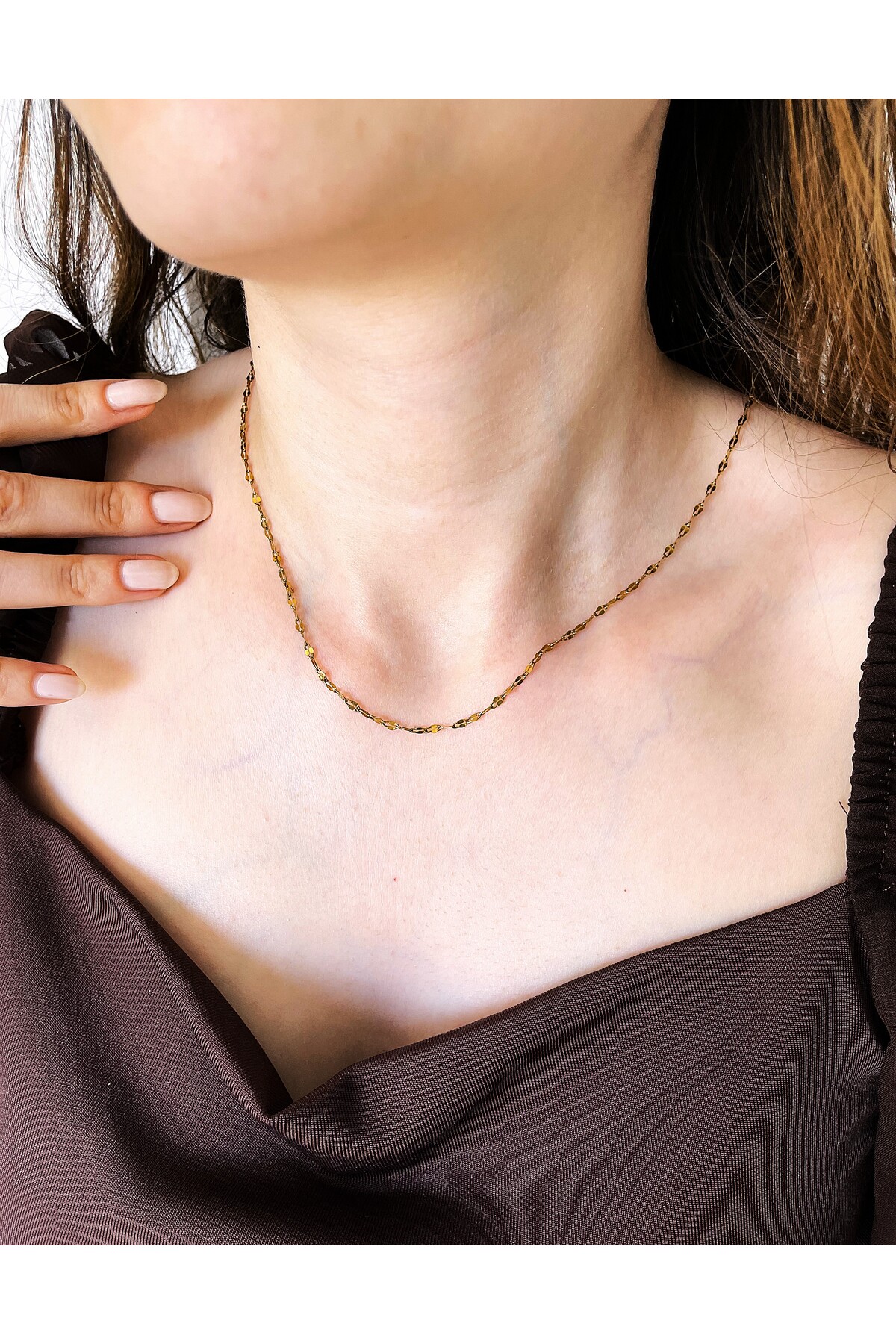 Gold Color Chain Necklace with Steel Singapore Mirror: Shiny and Unshaded Design