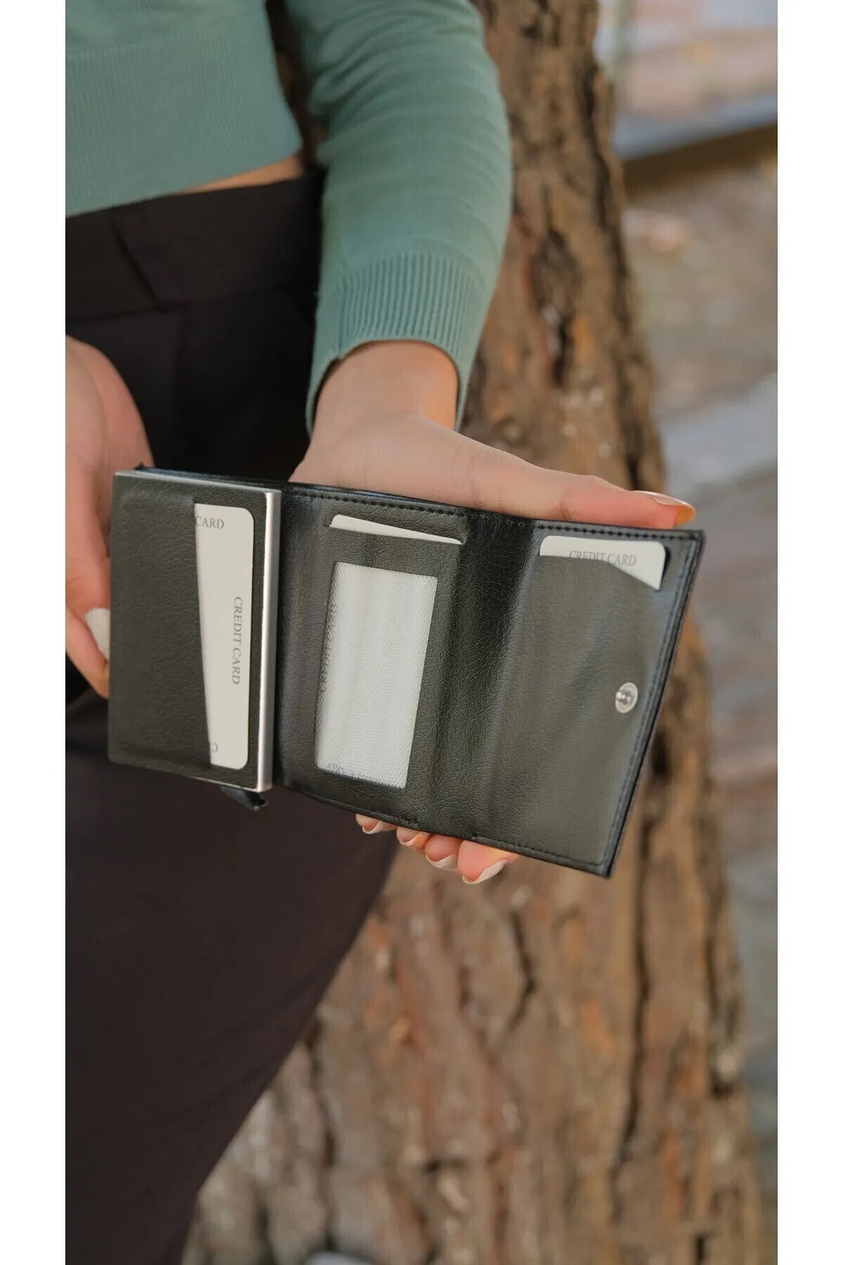 NEWISH POLO ACCESSORIES Vegan Deri Siyah Kulaklık Bel Ve Çapraz Omuz Çantası Otomatik Mekanizmalı Akıllı Kredi Kartlık görsel 7