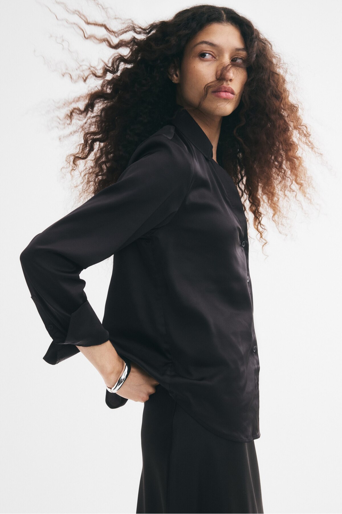 H&M V Yakalı Bluz görsel 6